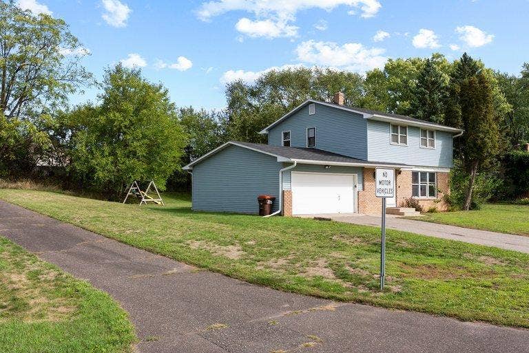 395 Kingston Avenue, Maplewood, MN 55117 033_dsc03152_837.jpg