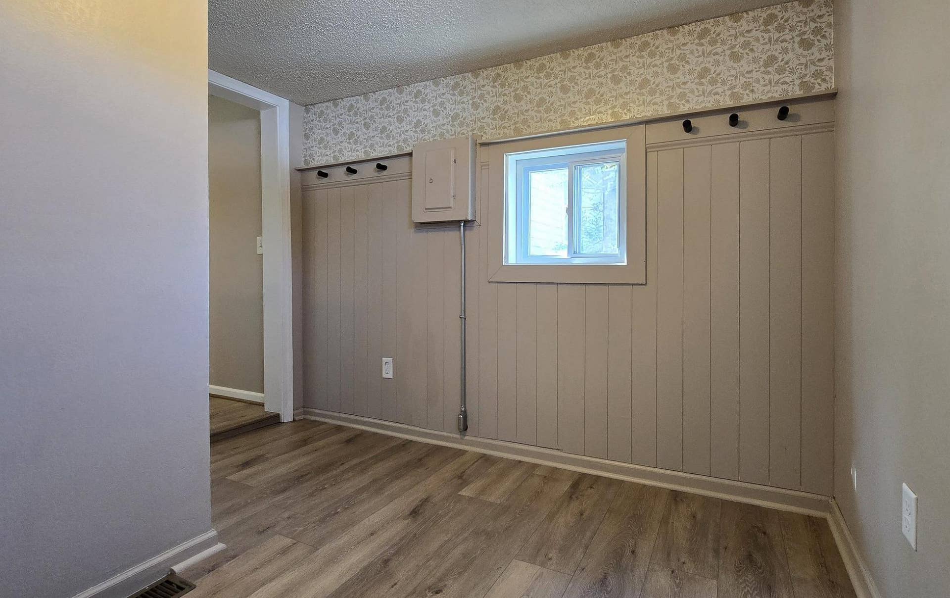 707 Irvine Avenue NW, Bemidji, MN 56601 backentry.jpg