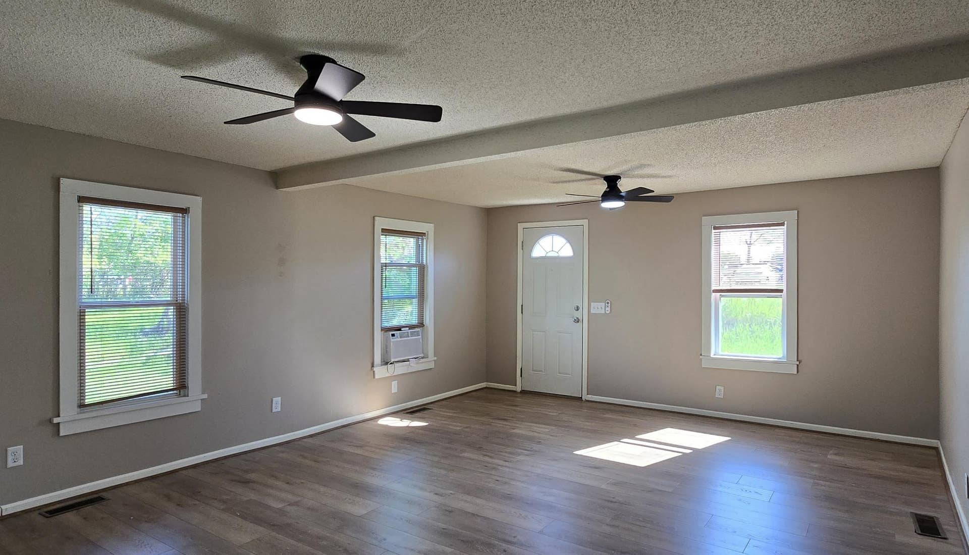 707 Irvine Avenue NW, Bemidji, MN 56601 living6.jpg