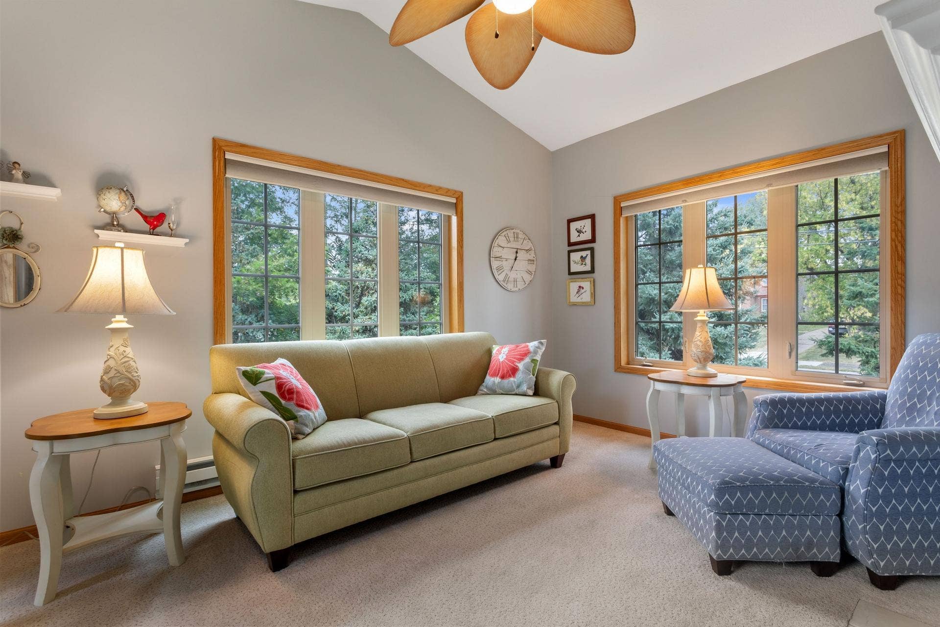 339 Summer Place E, Maplewood, MN 55117