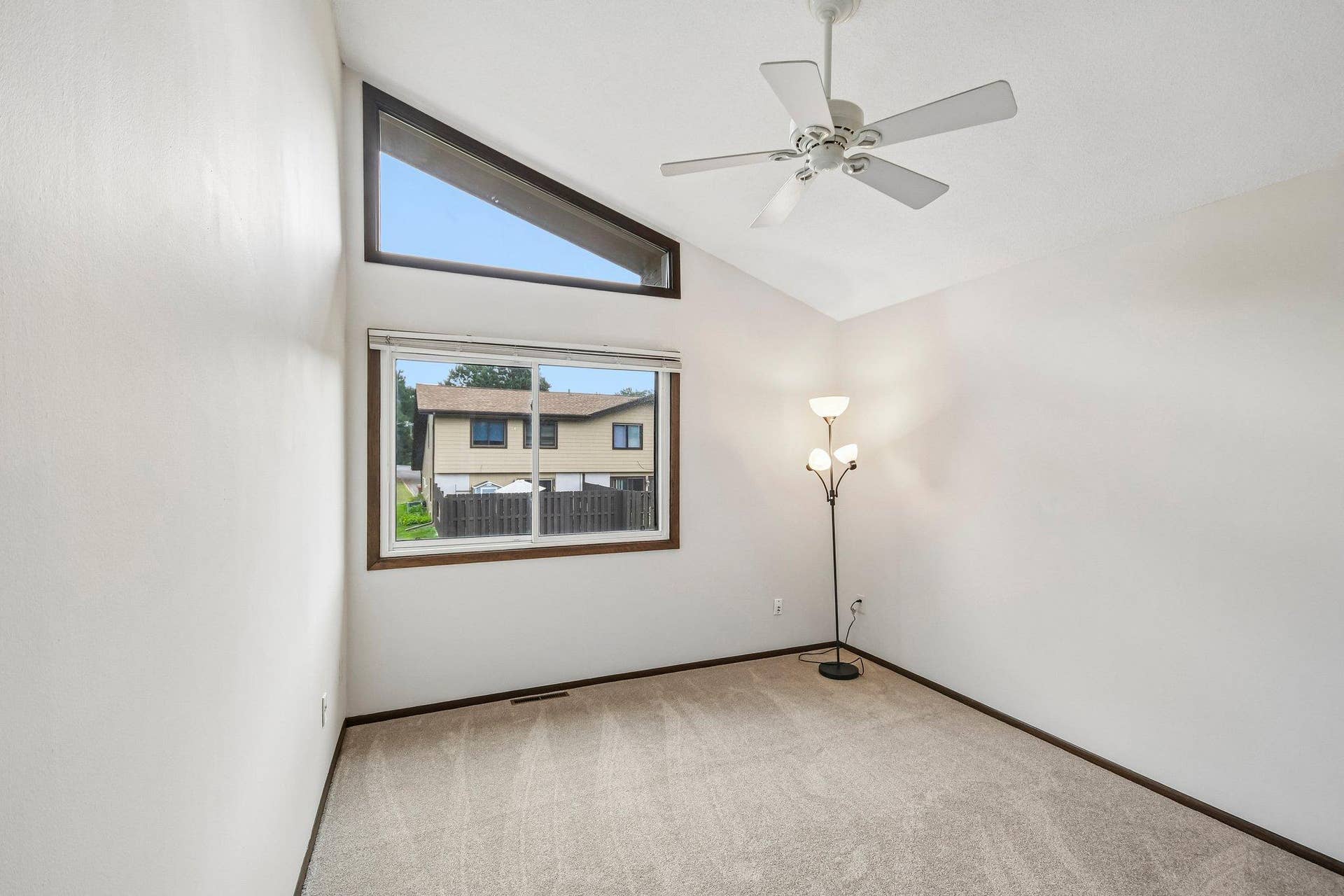 1748 Mcknight Road N, #24, Maplewood, MN 55109 24-web-or-mls-McKnight Rd N-S2508-024.jpg