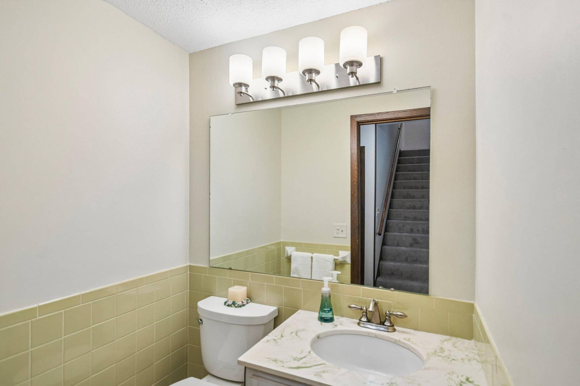 1748 Mcknight Road N, #24, Maplewood, MN 55109 21-web-or-mls-McKnight Rd N-S2508-021.jpg