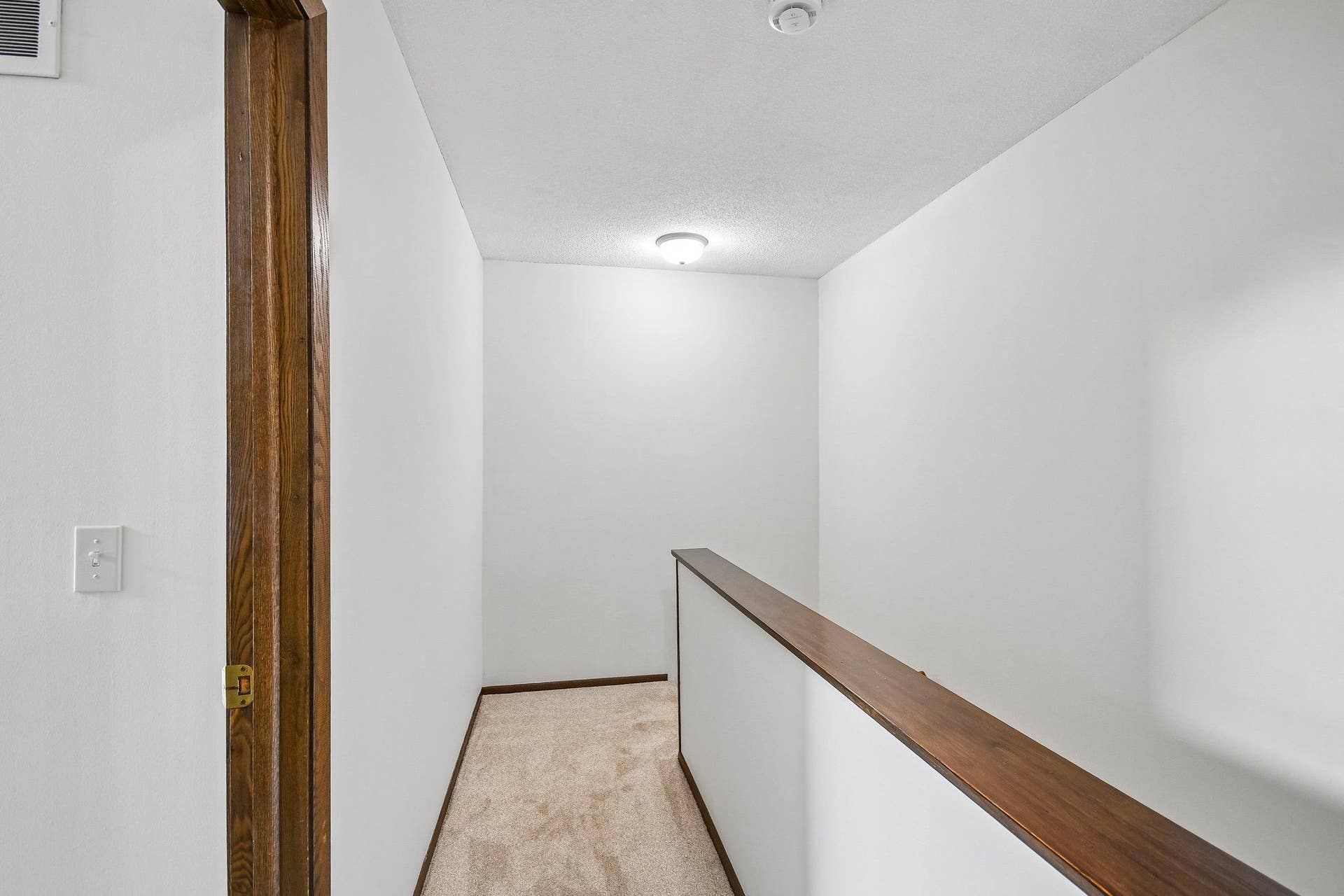 1748 Mcknight Road N, #24, Maplewood, MN 55109 22-web-or-mls-McKnight Rd N-S2508-022.jpg