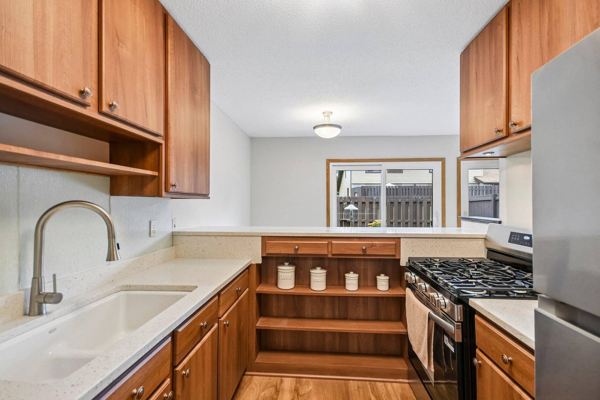 1748 Mcknight Road N, #24, Maplewood, MN 55109 17-web-or-mls-McKnight Rd N-S2508-017.jpg