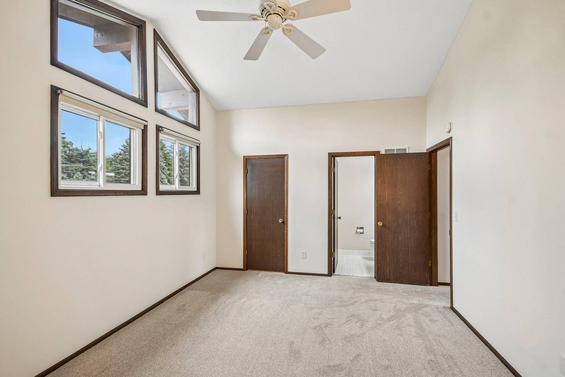 1748 Mcknight Road N, #24, Maplewood, MN 55109 33-web-or-mls-McKnight Rd N-S2508-033.jpg