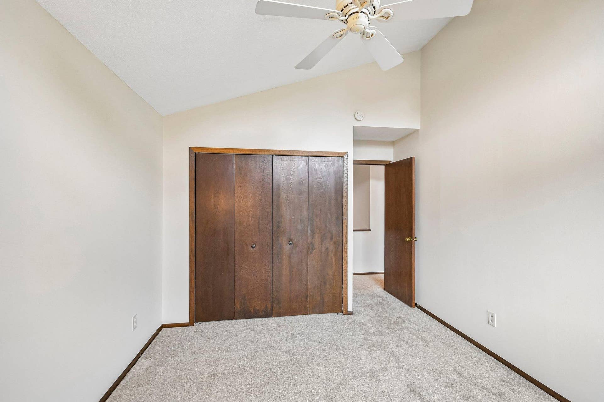 1748 Mcknight Road N, #24, Maplewood, MN 55109 25-web-or-mls-McKnight Rd N-S2508-025.jpg