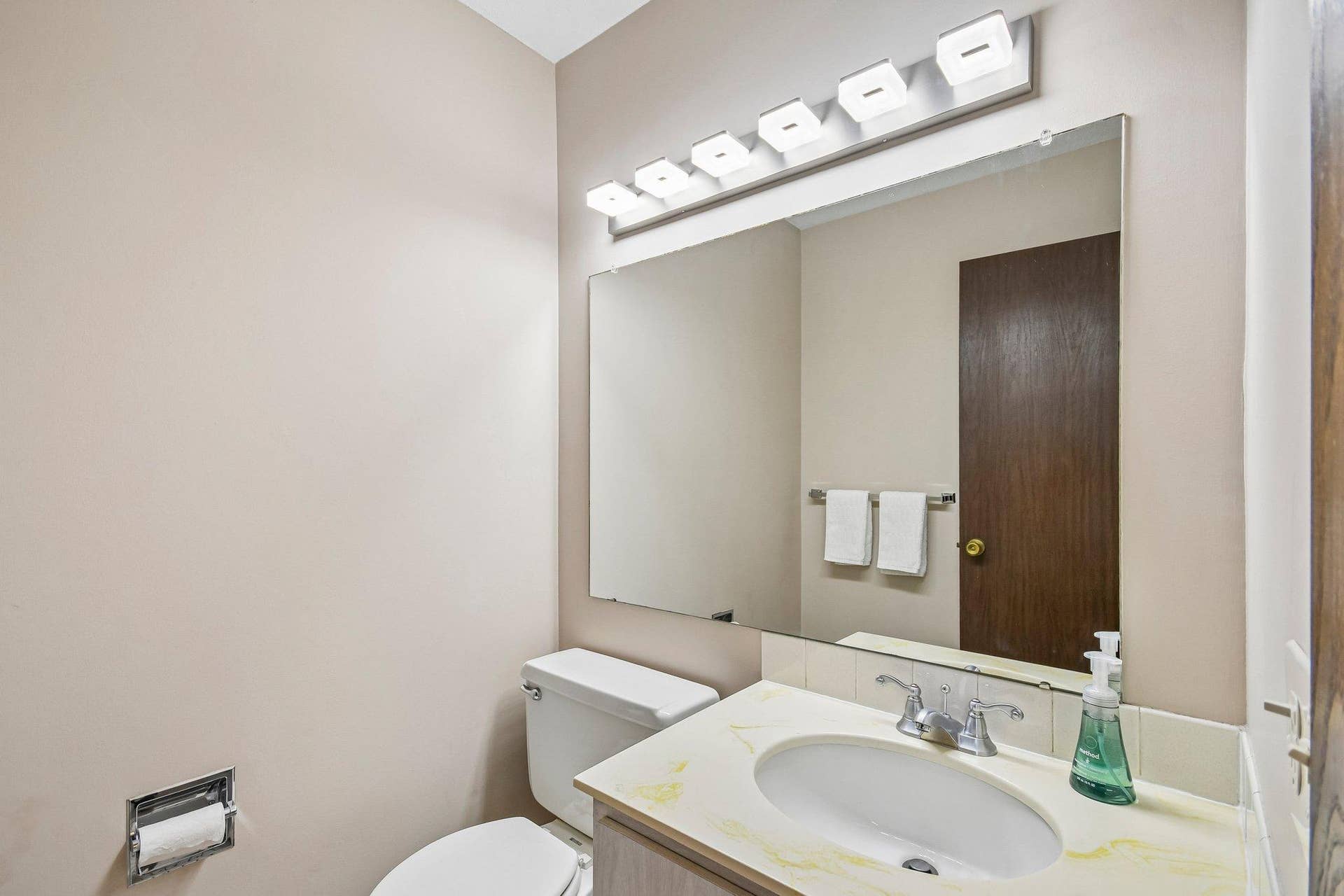 1748 Mcknight Road N, #24, Maplewood, MN 55109 35-web-or-mls-McKnight Rd N-S2508-035.jpg
