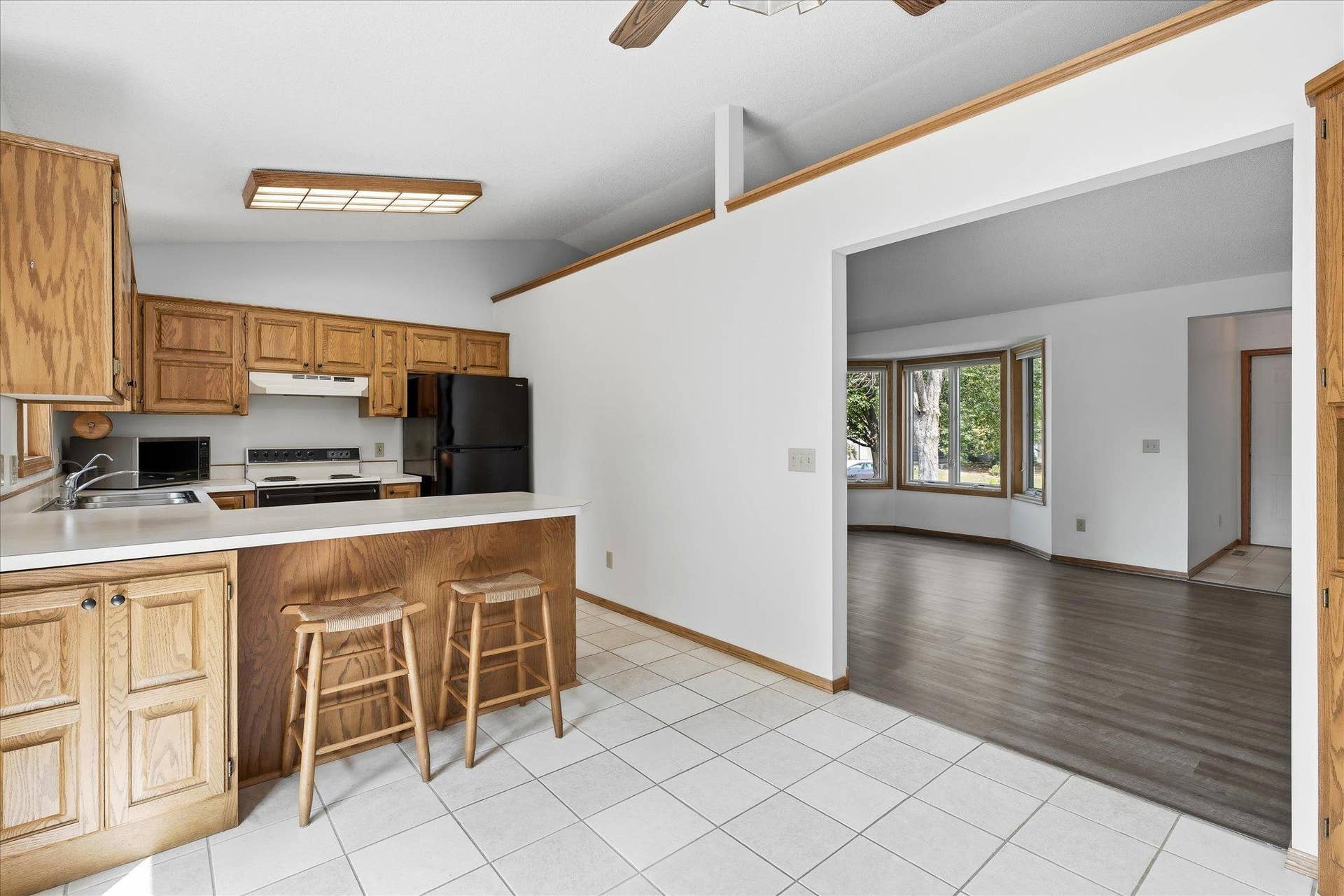 9225 Queens Gardens, Brooklyn Park, MN 55443 9225 Queens Gardens, Brooklyn Park, MN 55443