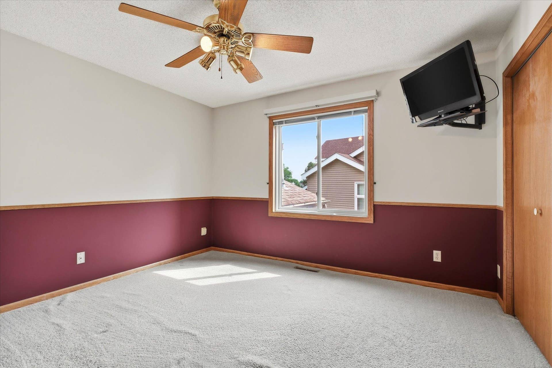 9225 Queens Gardens, Brooklyn Park, MN 55443 9225 Queens Gardens, Brooklyn Park, MN 55443