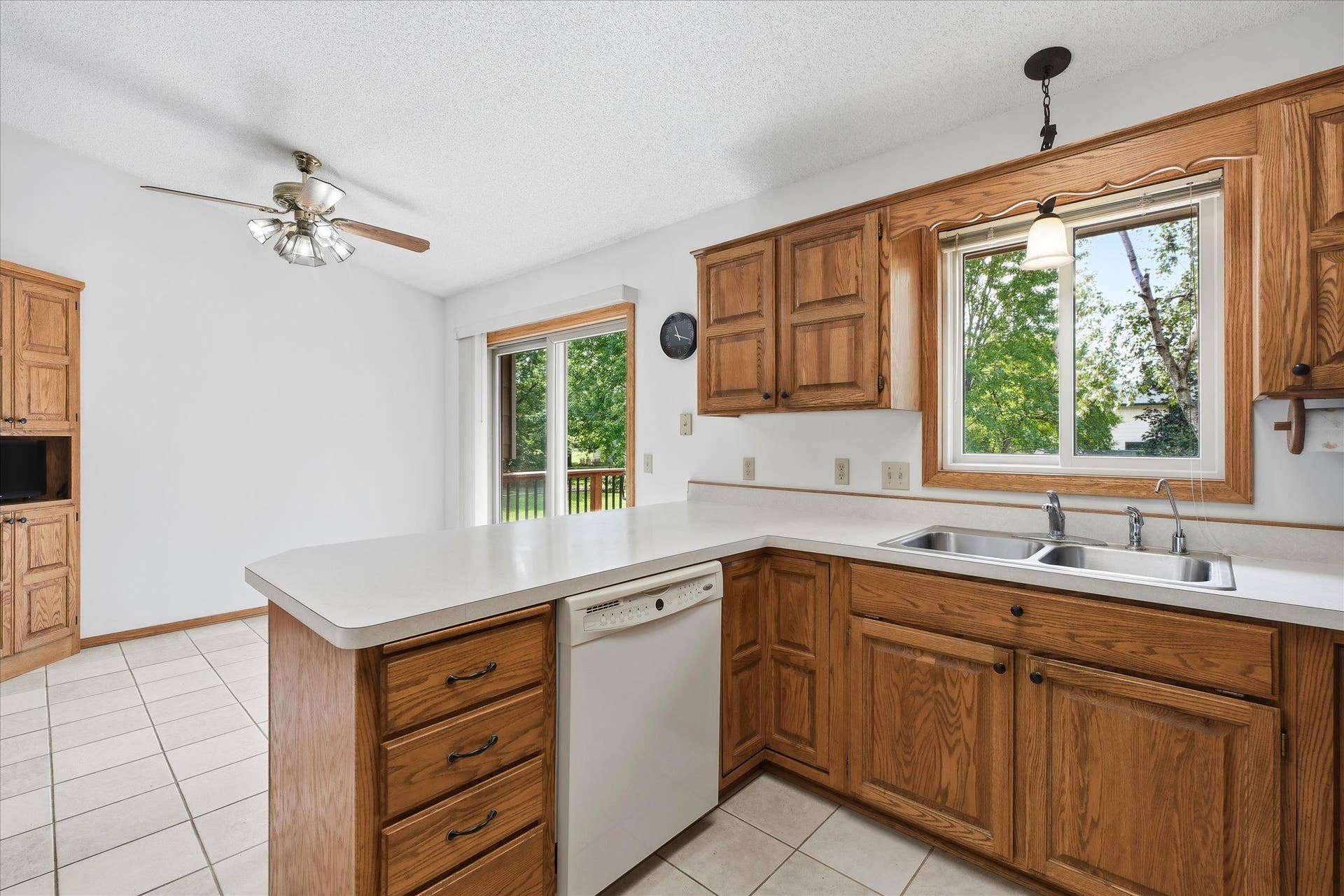 9225 Queens Gardens, Brooklyn Park, MN 55443 9225 Queens Gardens, Brooklyn Park, MN 55443