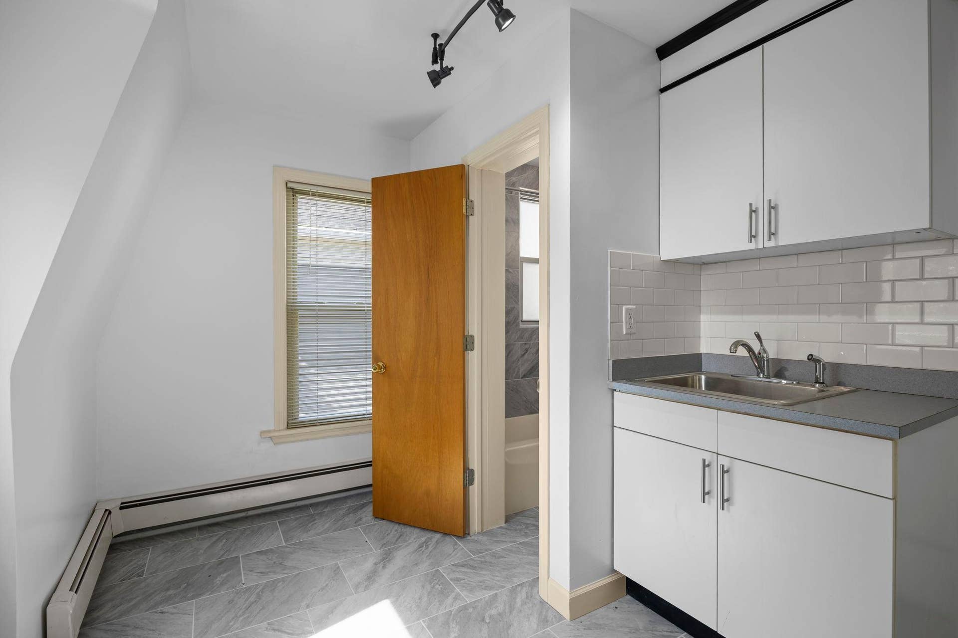 1626 Englewood Avenue, 93, Saint Paul, MN 55104 59-web-or-mls-1626 Englewood Ave-139.jpg