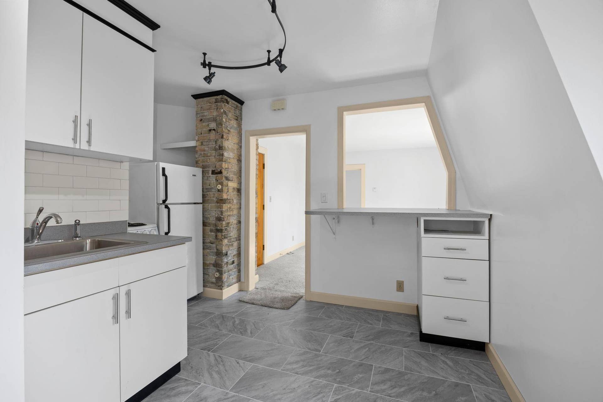 1626 Englewood Avenue, 93, Saint Paul, MN 55104 55-web-or-mls-1626 Englewood Ave-119.jpg