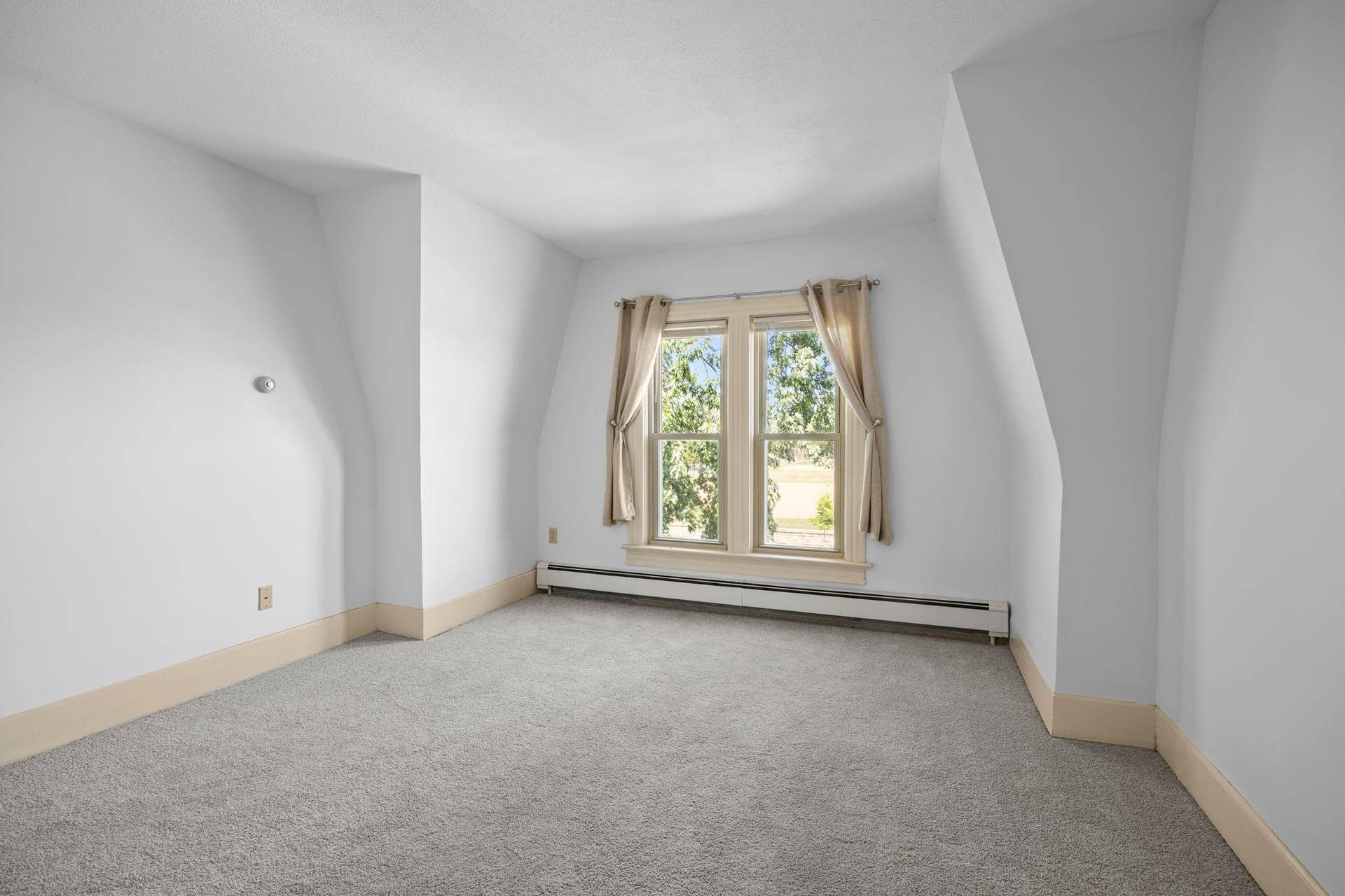 1626 Englewood Avenue, 93, Saint Paul, MN 55104 61-web-or-mls-1626 Englewood Ave-149.jpg