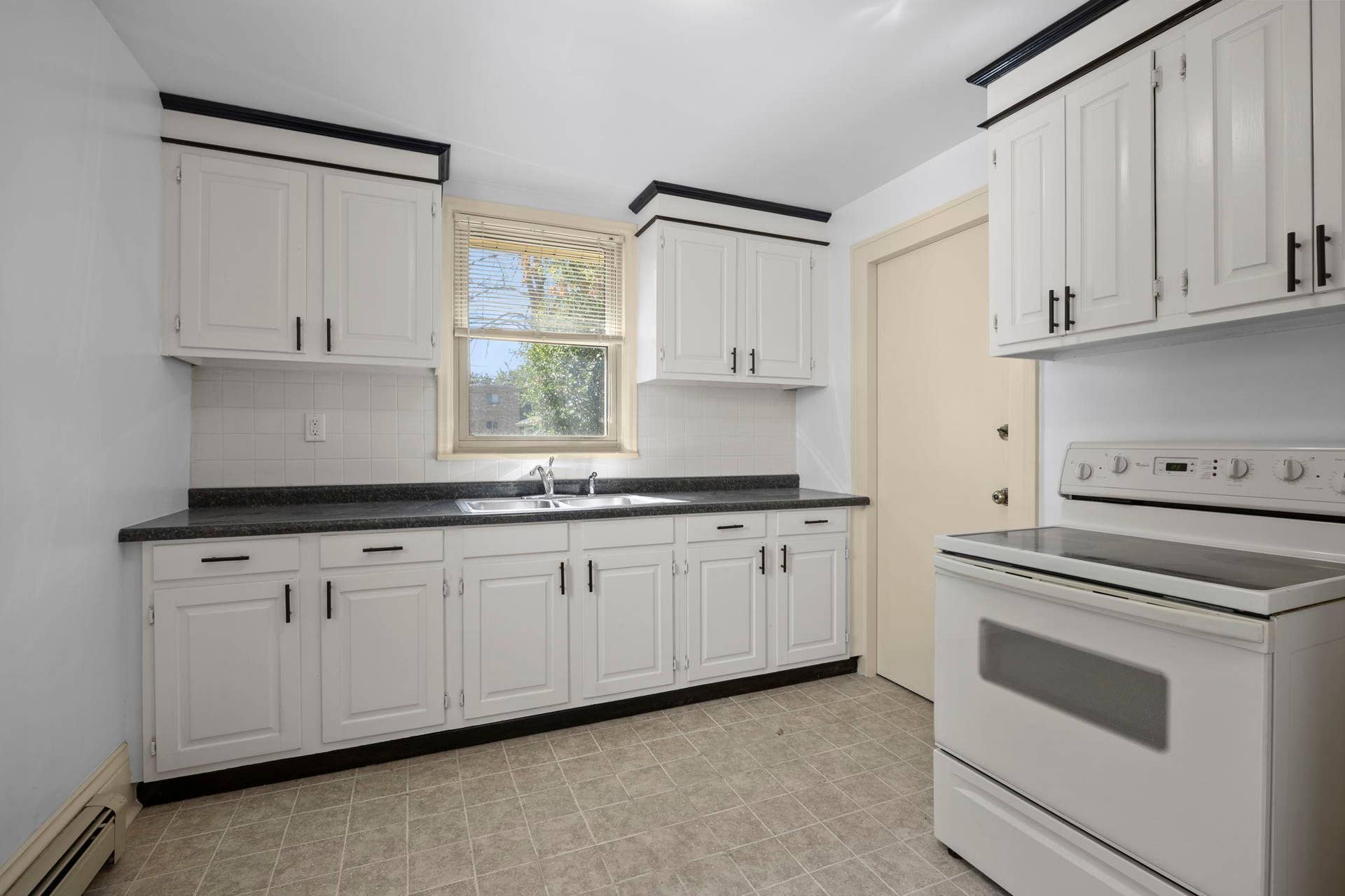 1626 Englewood Avenue, 93, Saint Paul, MN 55104 40-web-or-mls-1626 Englewood Ave-44.jpg