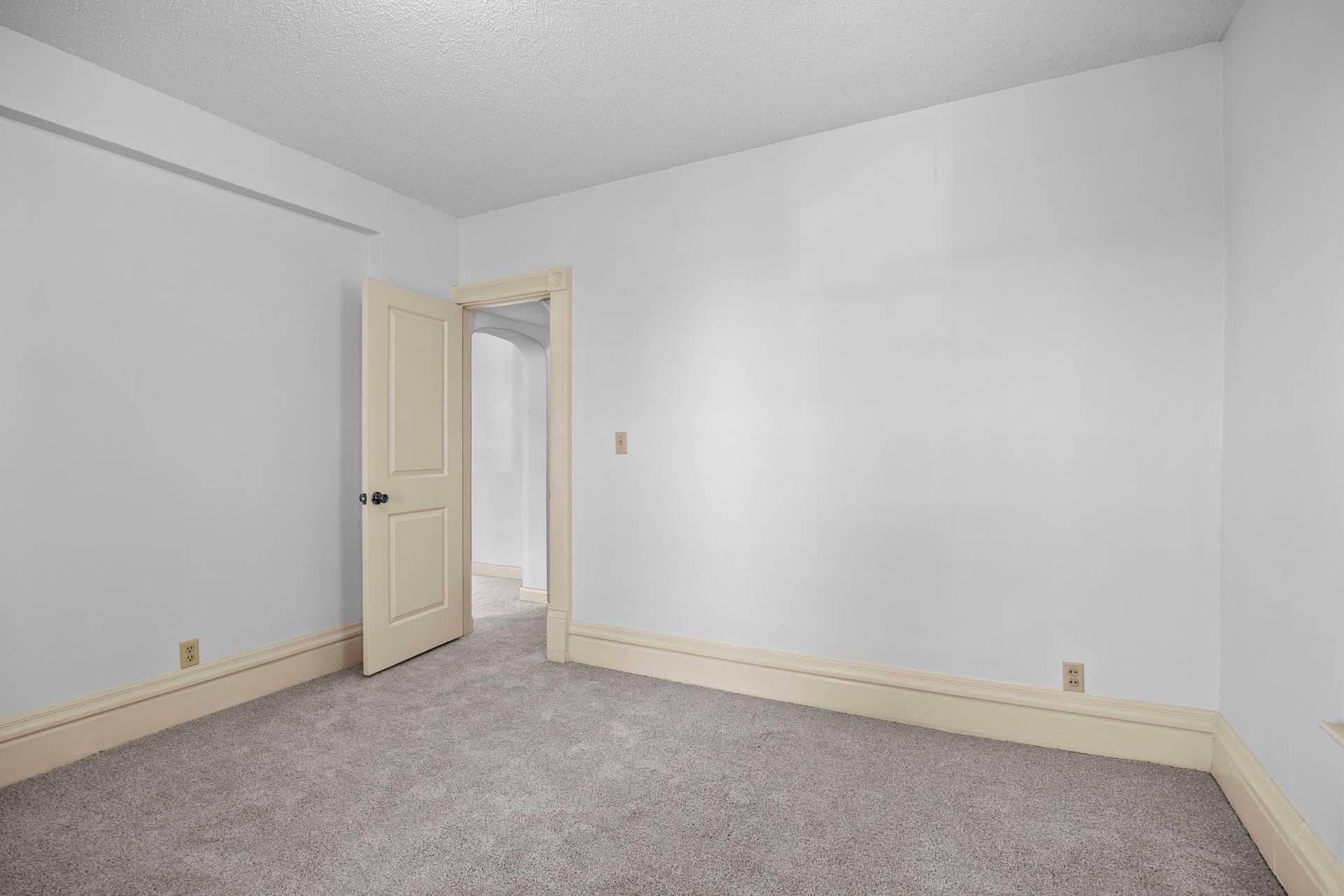 1626 Englewood Avenue, 93, Saint Paul, MN 55104 28-web-or-mls-1626 Englewood Ave-249.jpg