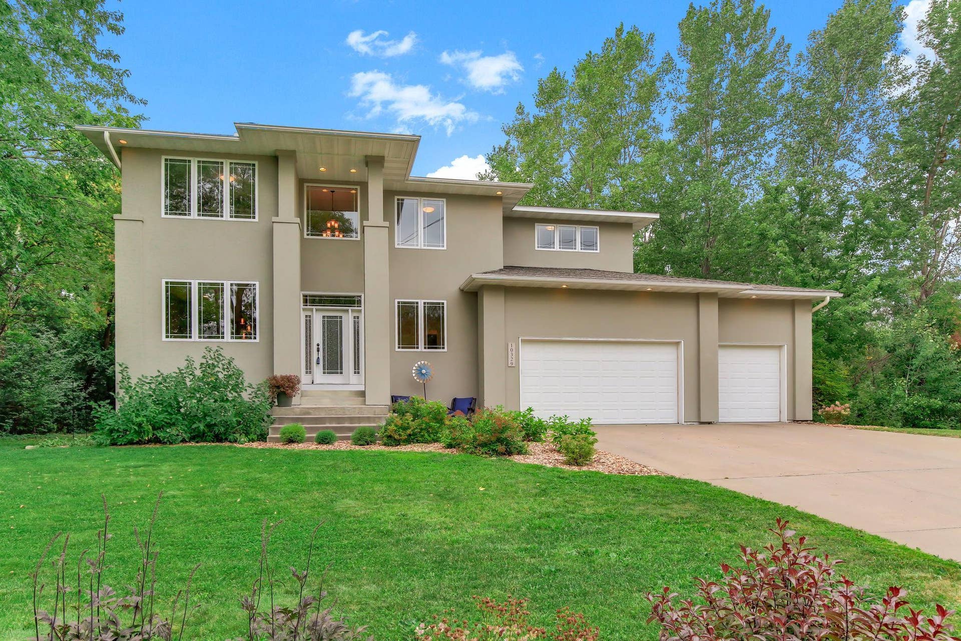 10329 N Noble Avenue N, Brooklyn Park, MN 55443 3-web-or-mls-10329-Noble-Ave-N-03.jpg