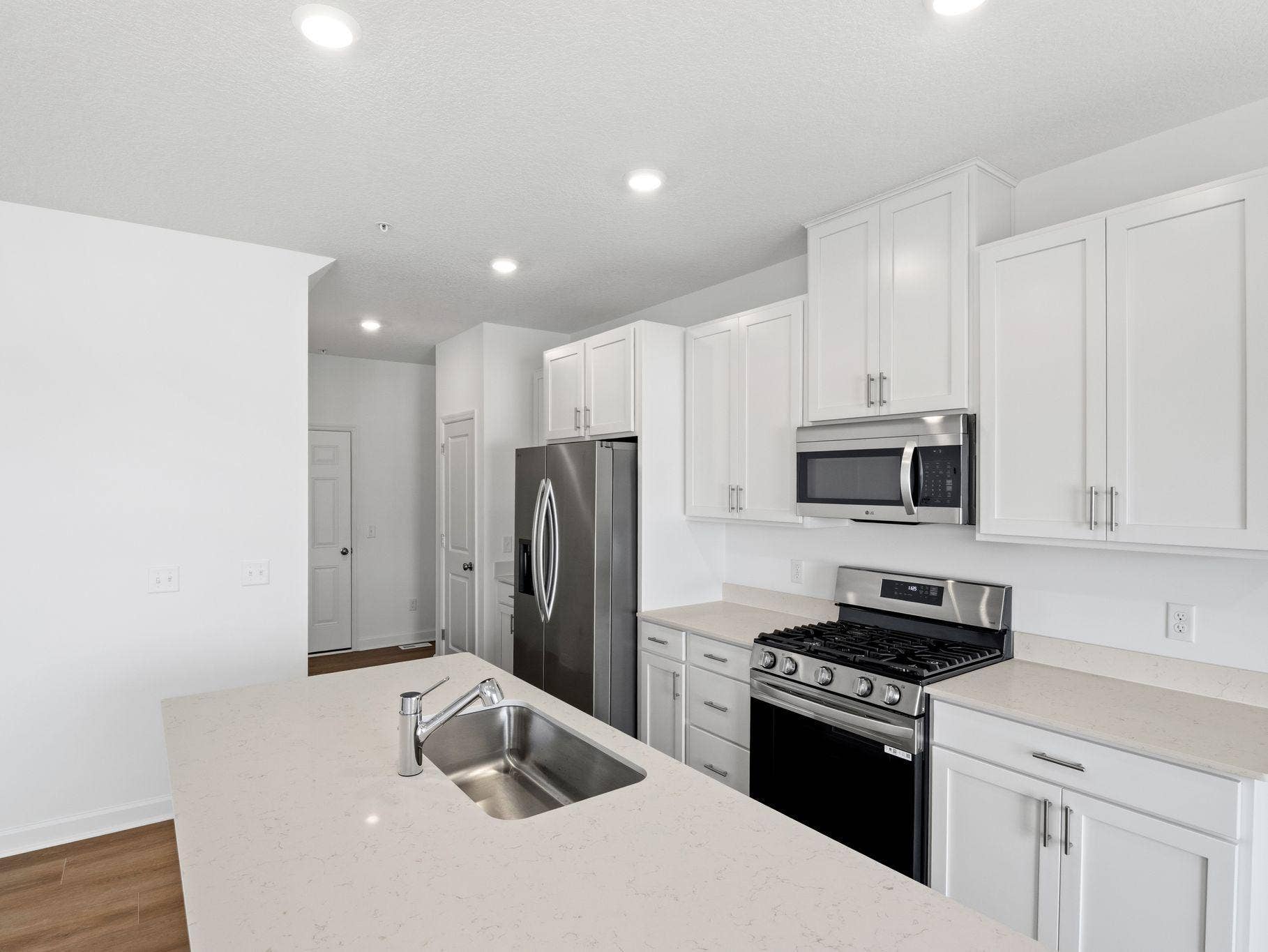 4226 Hayward Avenue N, Oakdale, MN 55128 4226 Hayward Avenue N, Oakdale, MN 55128