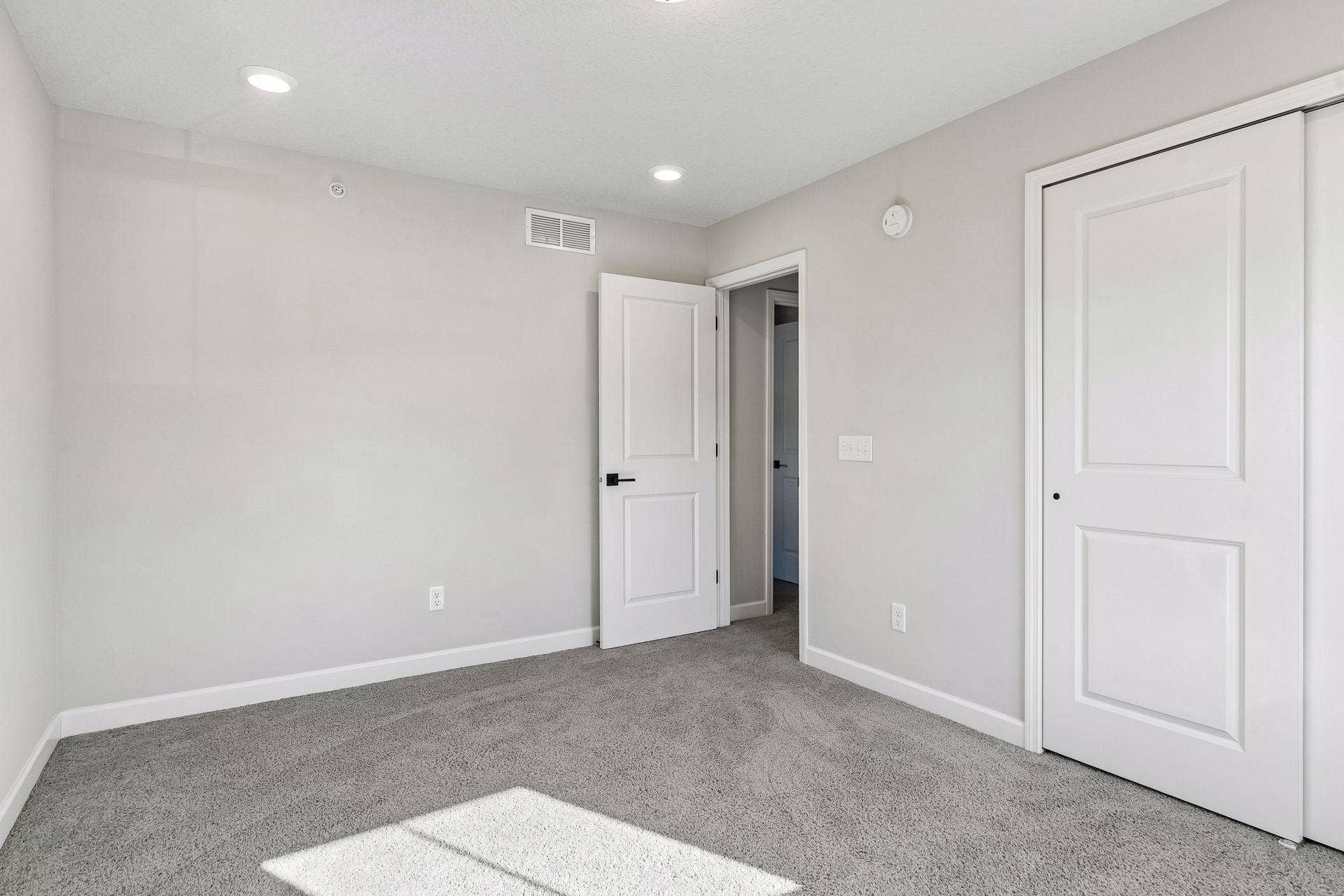 4297 Corn Silk Lane, Woodbury, MN 55129 Third bedroom upper level