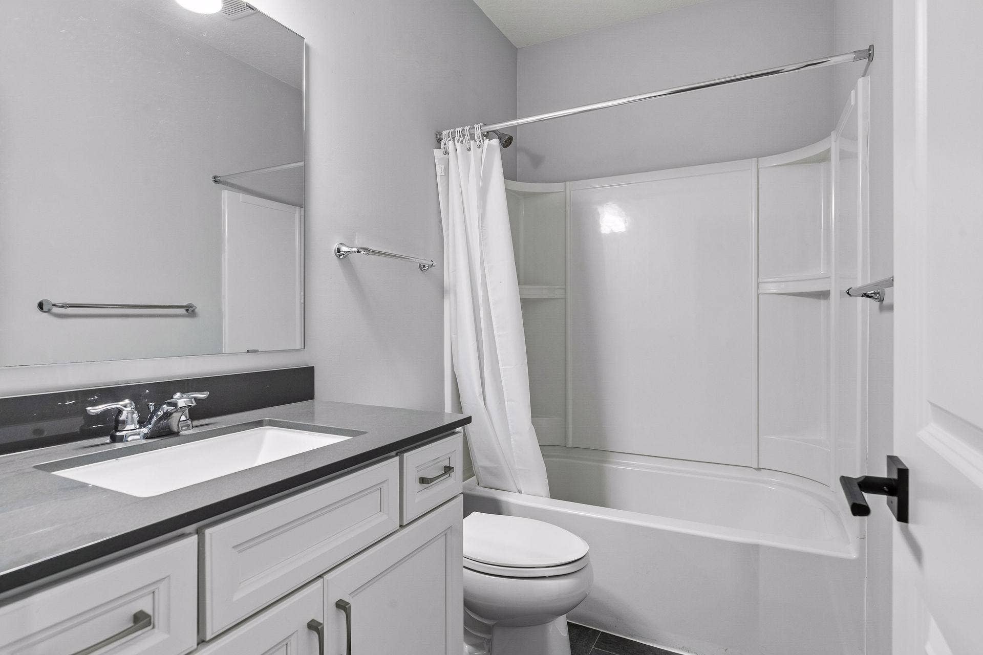 4297 Corn Silk Lane, Woodbury, MN 55129 Full bathroom lower level
