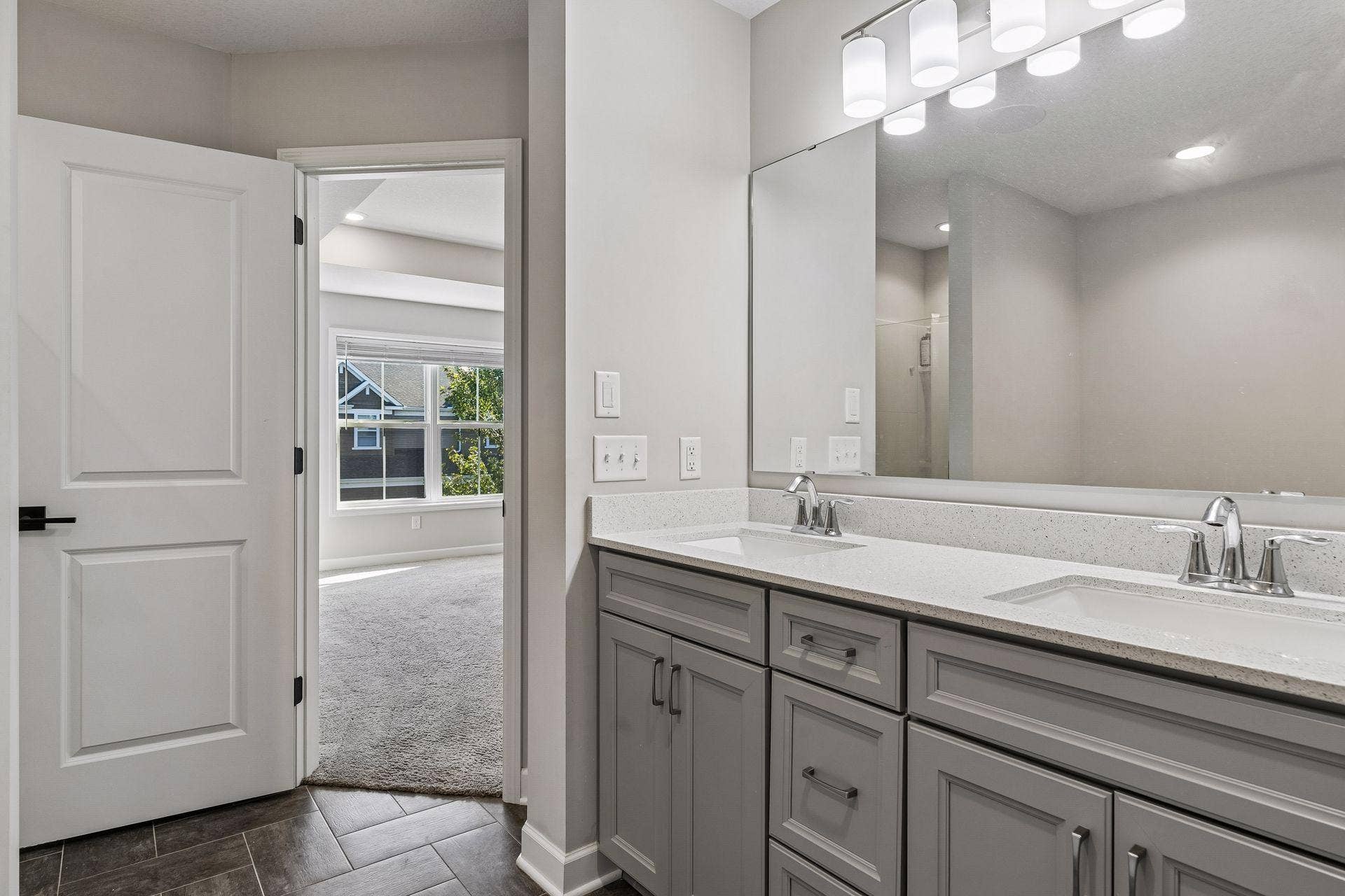 4297 Corn Silk Lane, Woodbury, MN 55129 Primary full bathroom