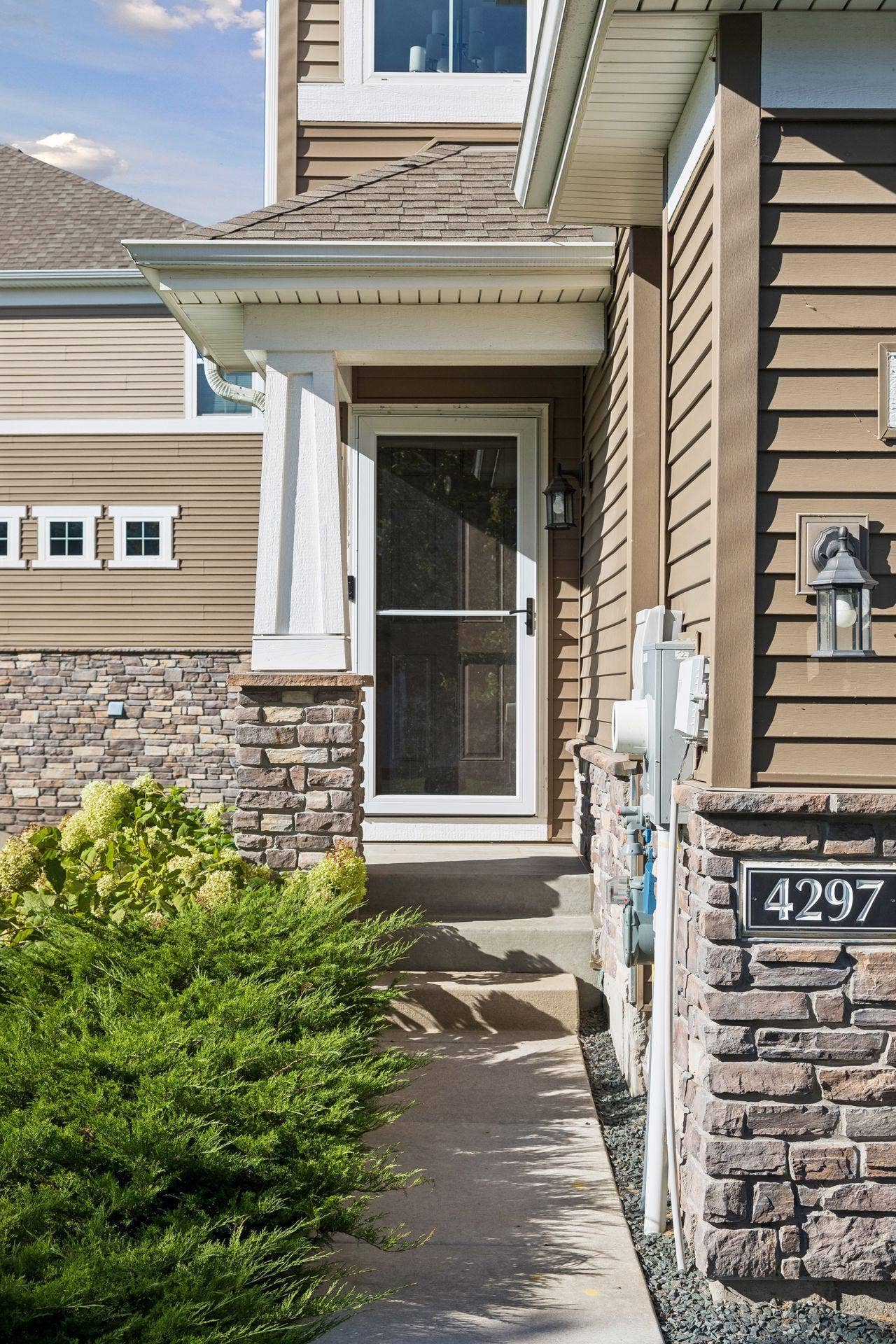 4297 Corn Silk Lane, Woodbury, MN 55129 Front door