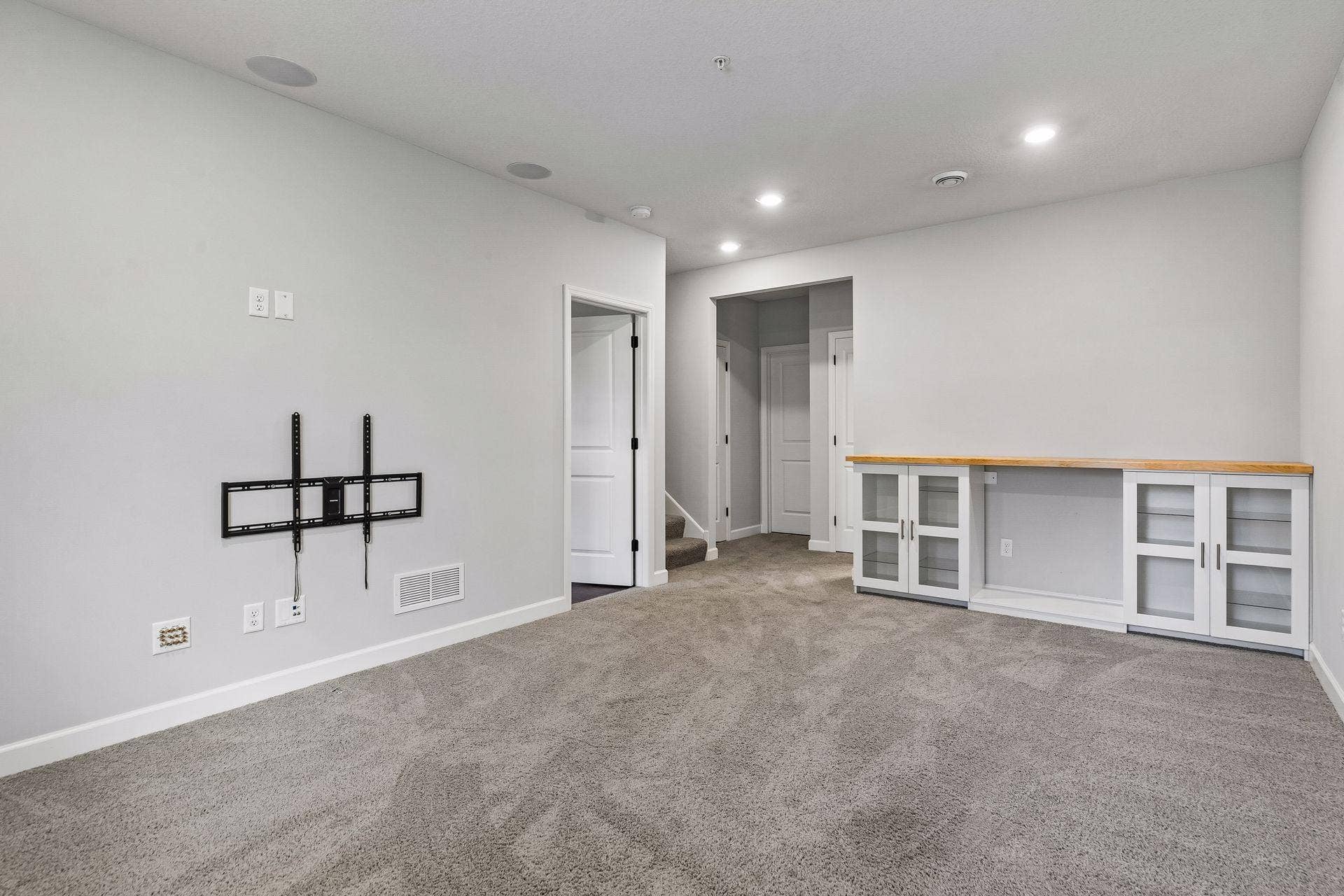4297 Corn Silk Lane, Woodbury, MN 55129 Lower level family room