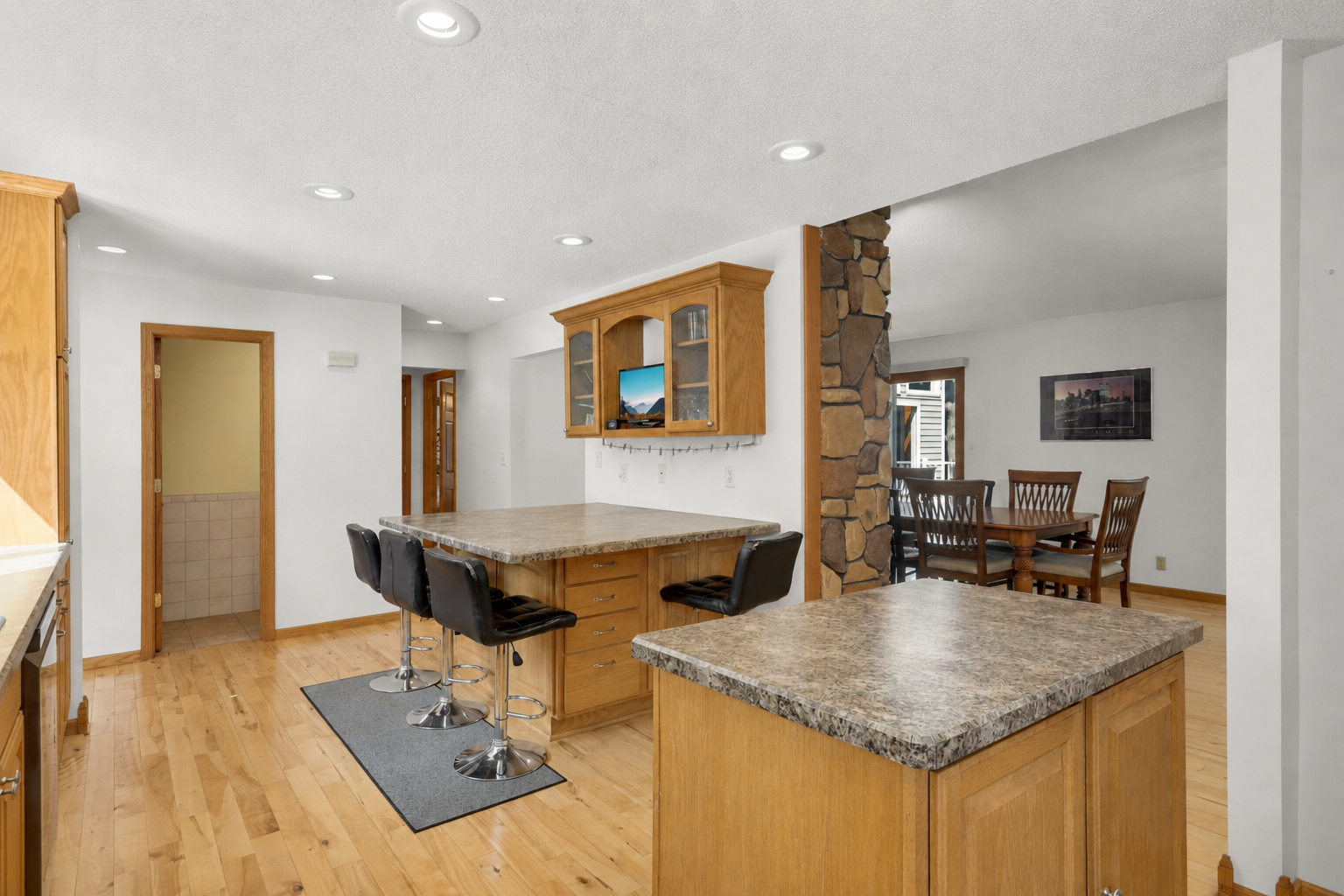 12770 Homestead Drive, Hugo, MN 55110 Kitchen