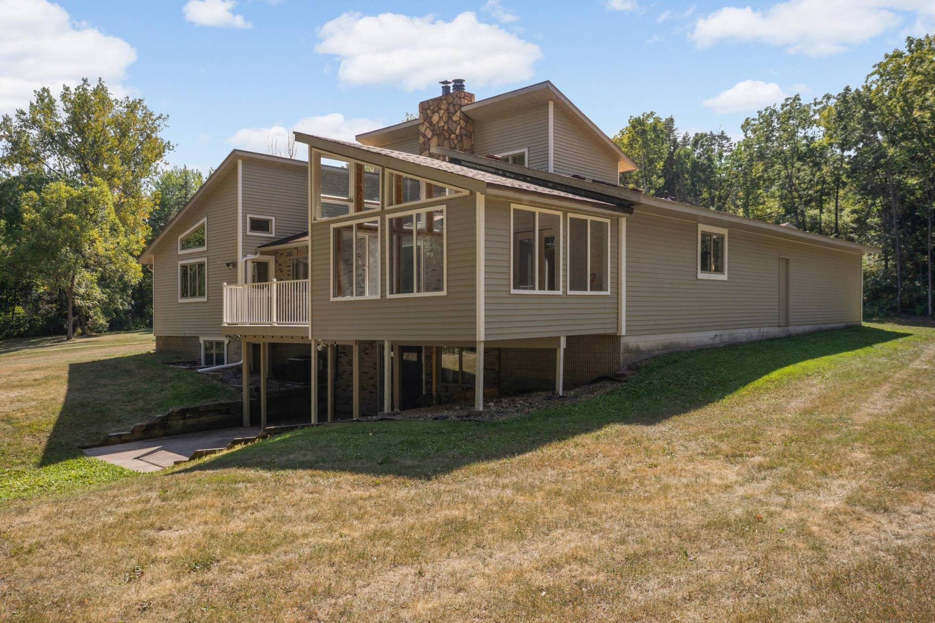 12770 Homestead Drive, Hugo, MN 55110 Located in the high demand Mahtomedi schools