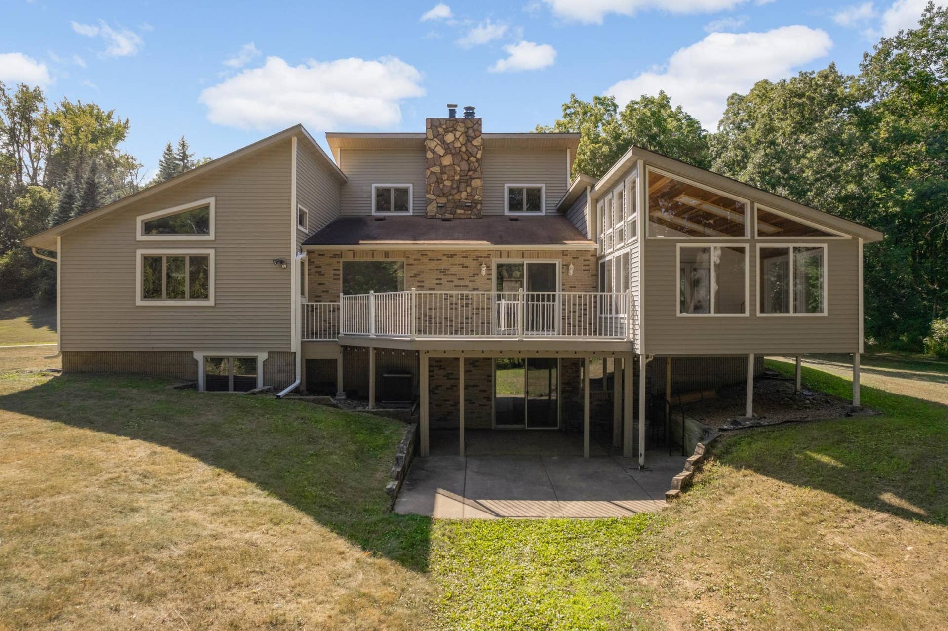 12770 Homestead Drive, Hugo, MN 55110 Modern design with character