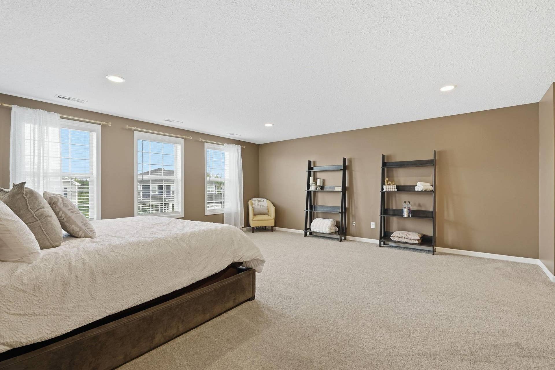 9324 Summerlin Road, Woodbury, MN 55129 Envision a toy room, guest room, home office, exercise room, or even a home theater!