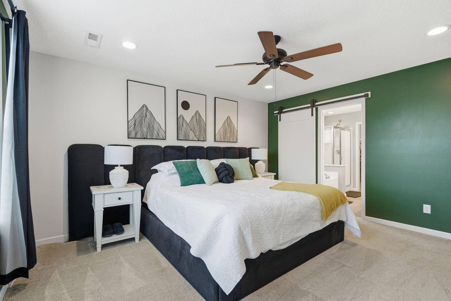 9324 Summerlin Road, Woodbury, MN 55129 Gorgeous primary on-suite!