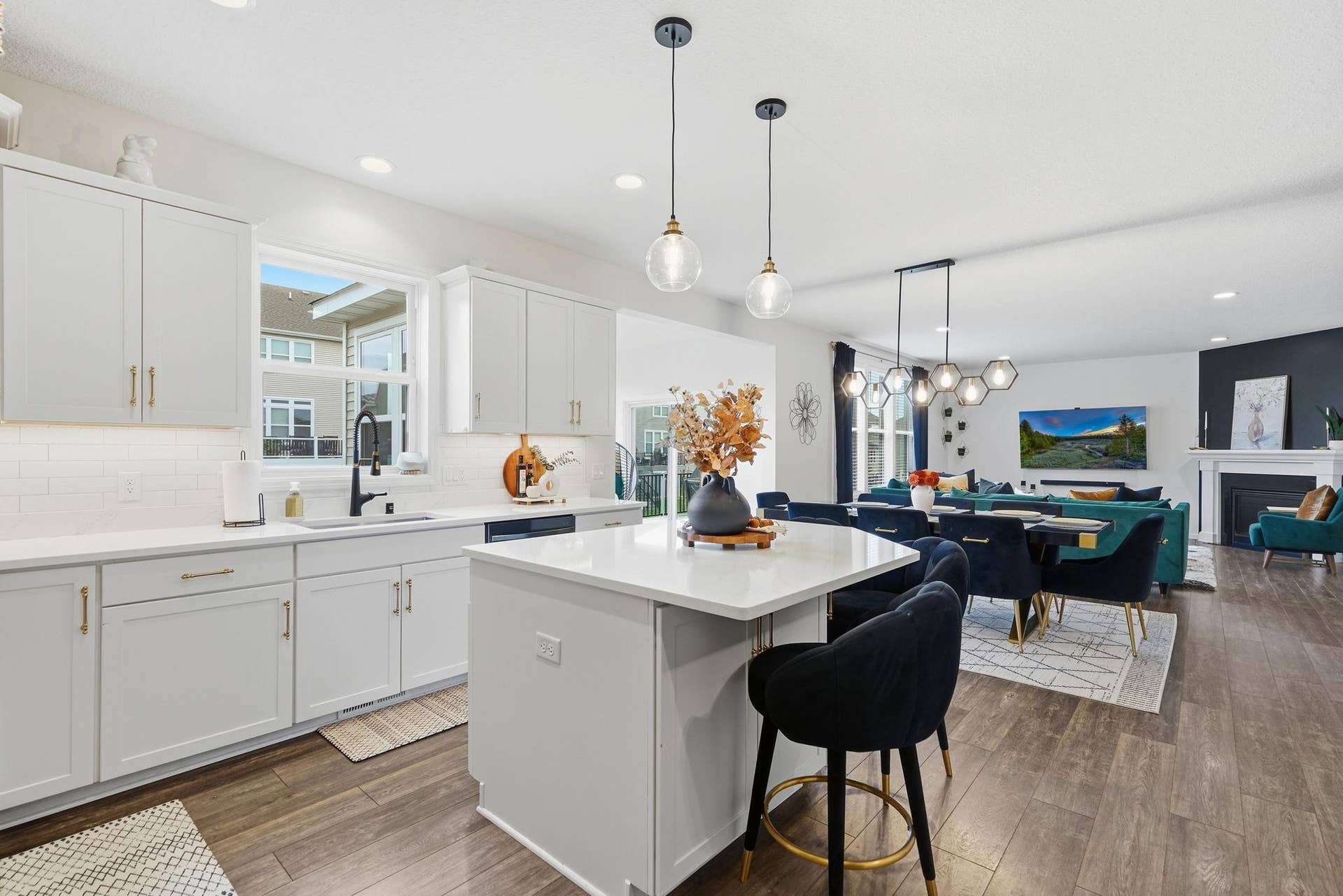 9324 Summerlin Road, Woodbury, MN 55129 9324 Summerlin Road, Woodbury, MN 55129
