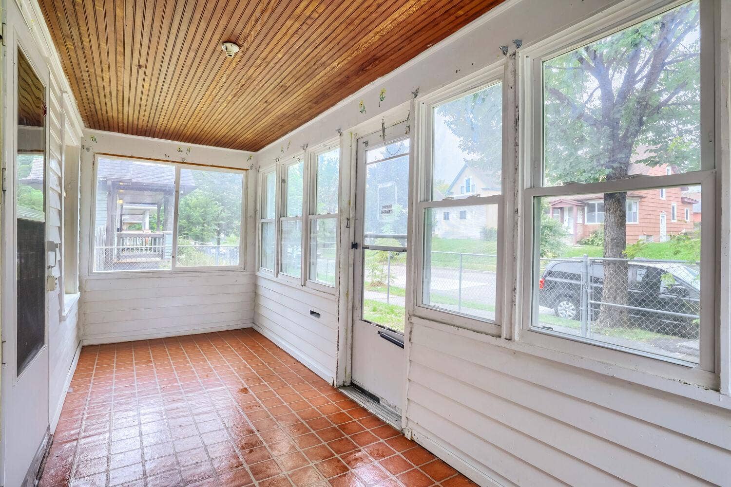 3102 Morgan Avenue N, 36, Minneapolis, MN 55411 3102 N Morgan Ave - Web Quality - 007 - 07 Sunroom.jpg