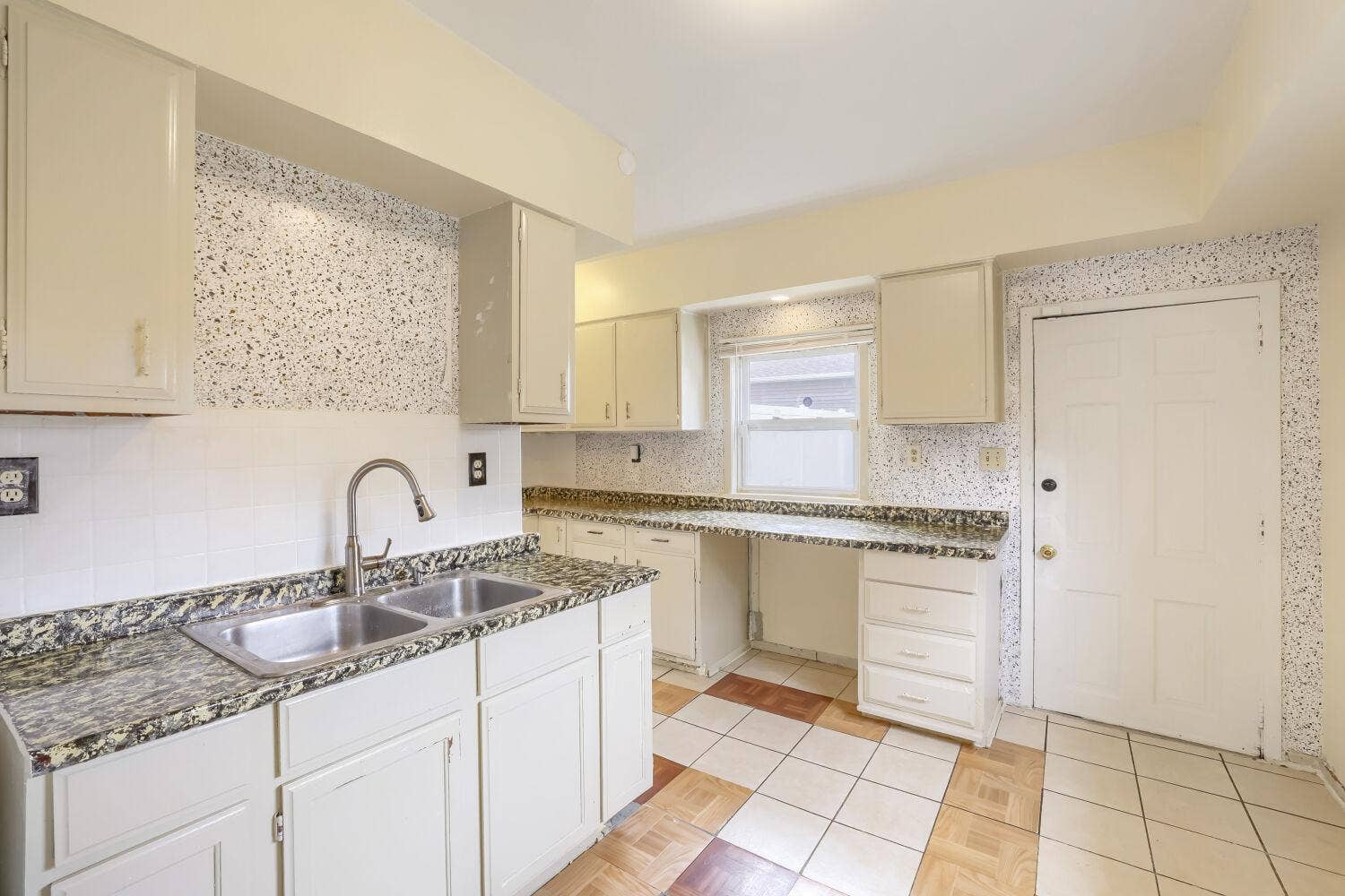 3102 Morgan Avenue N, 36, Minneapolis, MN 55411 3102 N Morgan Ave - Web Quality - 005 - 05 Kitchen.jpg