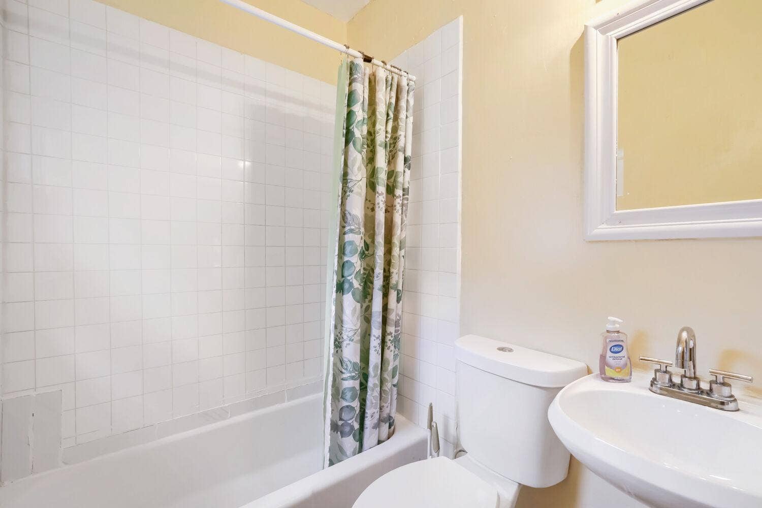 3102 Morgan Avenue N, 36, Minneapolis, MN 55411 3102 N Morgan Ave - Web Quality - 009 - 09 Primary Bathroom.jpg