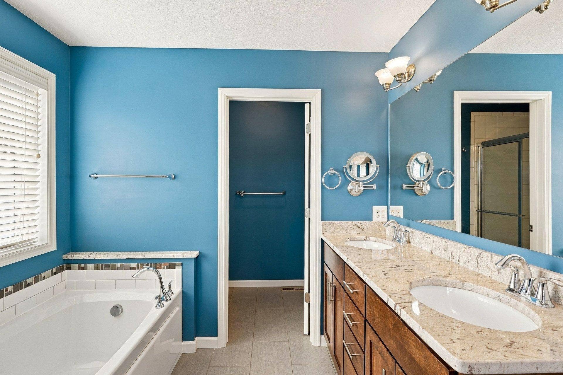 7662 Addisen Court, Inver Grove Heights, MN 55077 076_7662_addisen_ct_int_21-2_246.jpg