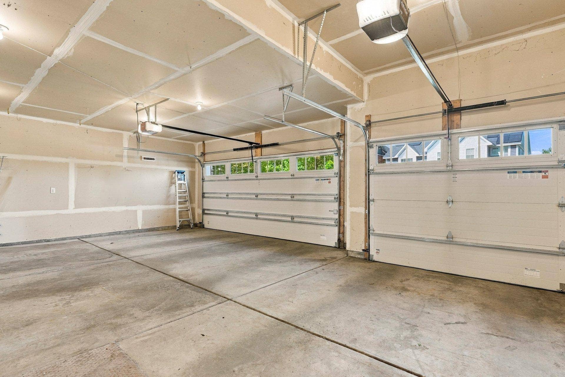 7662 Addisen Court, Inver Grove Heights, MN 55077 Three Car Garage