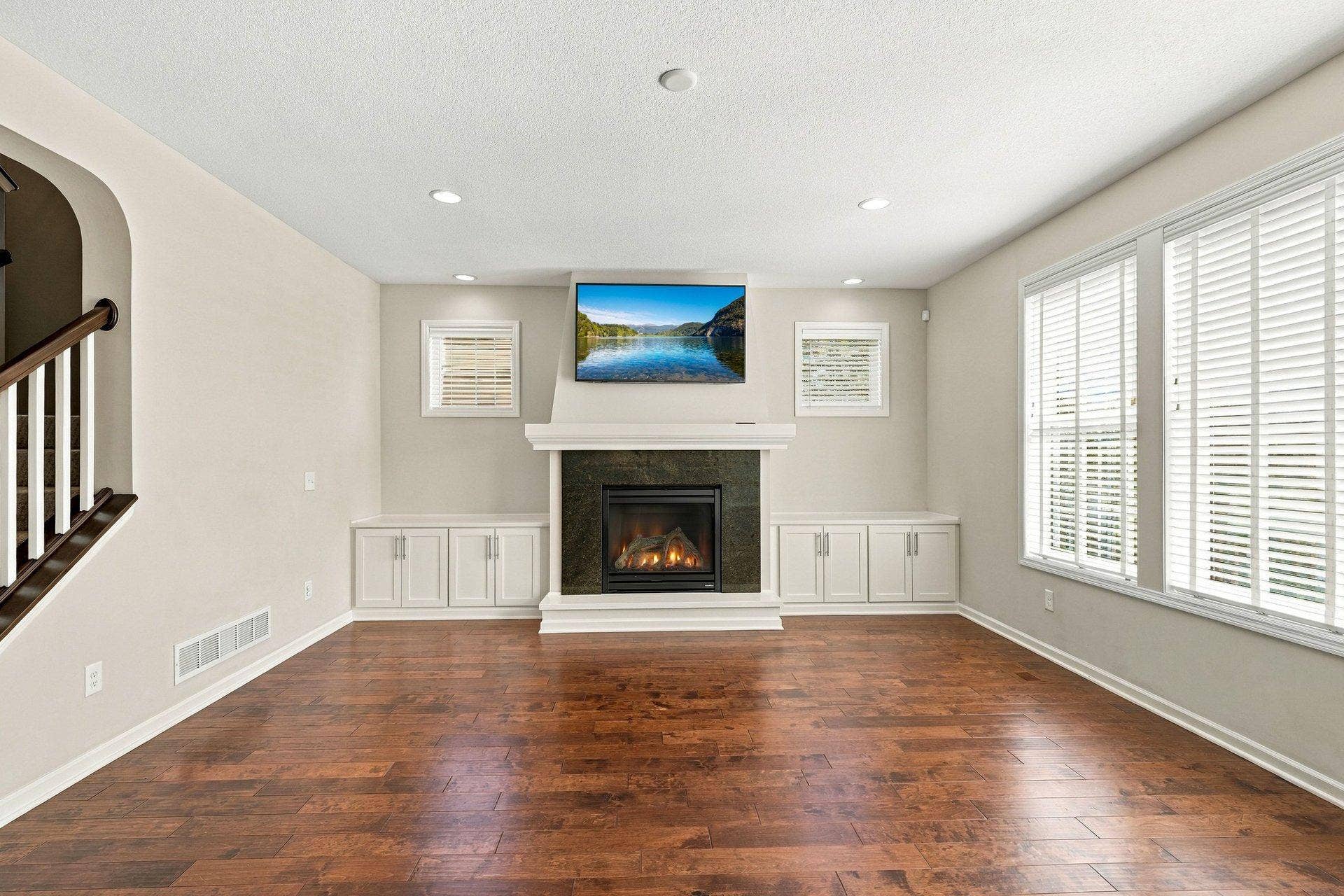 7662 Addisen Court, Inver Grove Heights, MN 55077 077_7662_addisen_ct_int_61-2_573.jpg