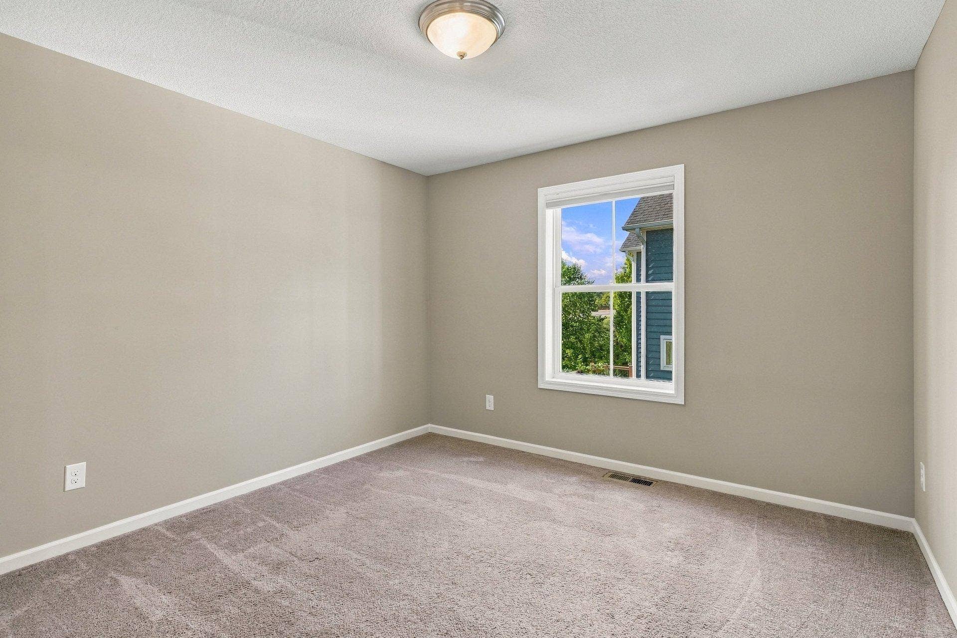 7662 Addisen Court, Inver Grove Heights, MN 55077 036_7662_addisen_ct_int_19_670.jpg