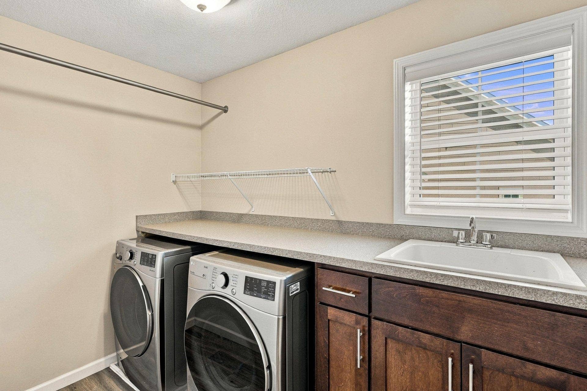 7662 Addisen Court, Inver Grove Heights, MN 55077 023_7662_addisen_ct_int_6_636.jpg