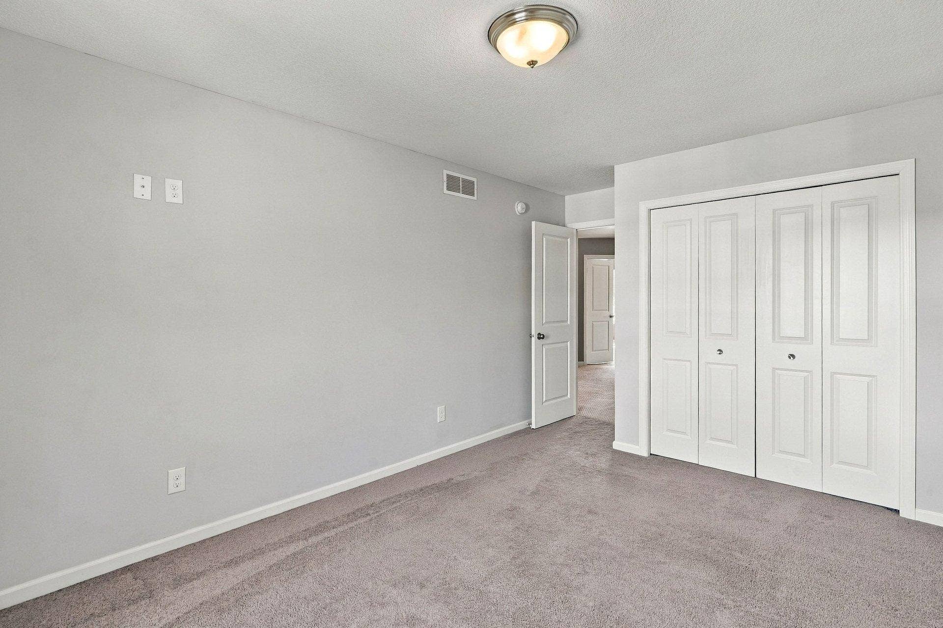 7662 Addisen Court, Inver Grove Heights, MN 55077 034_7662_addisen_ct_int_17_310.jpg