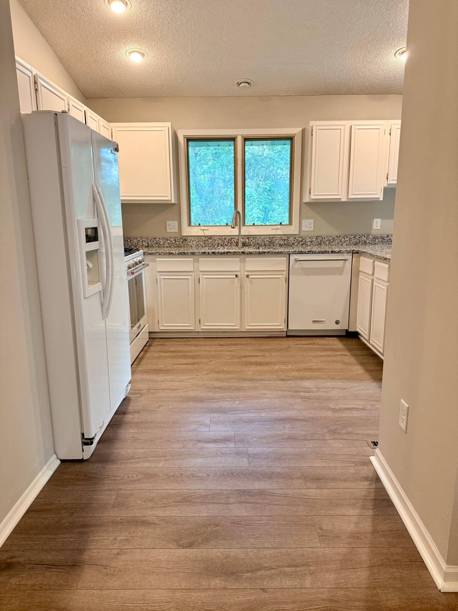 5224 Seabury Road, Mound, MN 55364 Kitchen1.jpeg