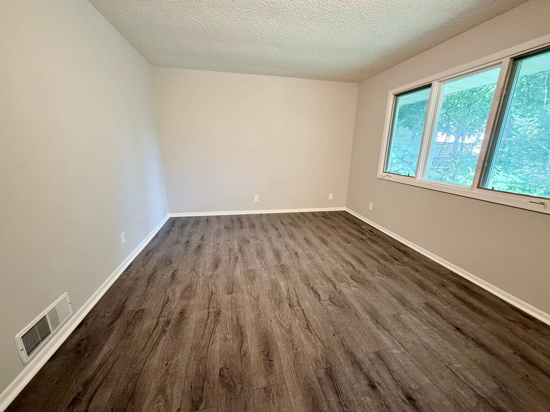 5224 Seabury Road, Mound, MN 55364 Primarybedroom.jpeg