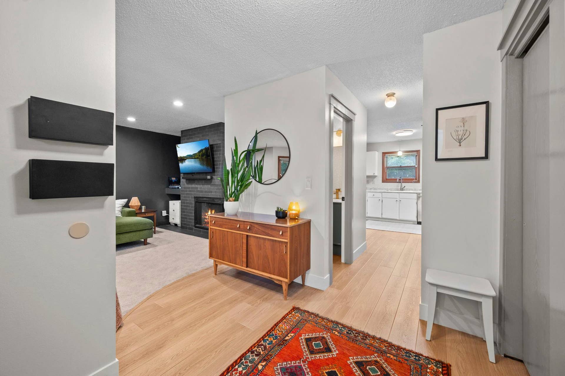 235 Kent Street, 101, Saint Paul, MN 55102 20-web-or-mls-235 N Kent St-89.jpg