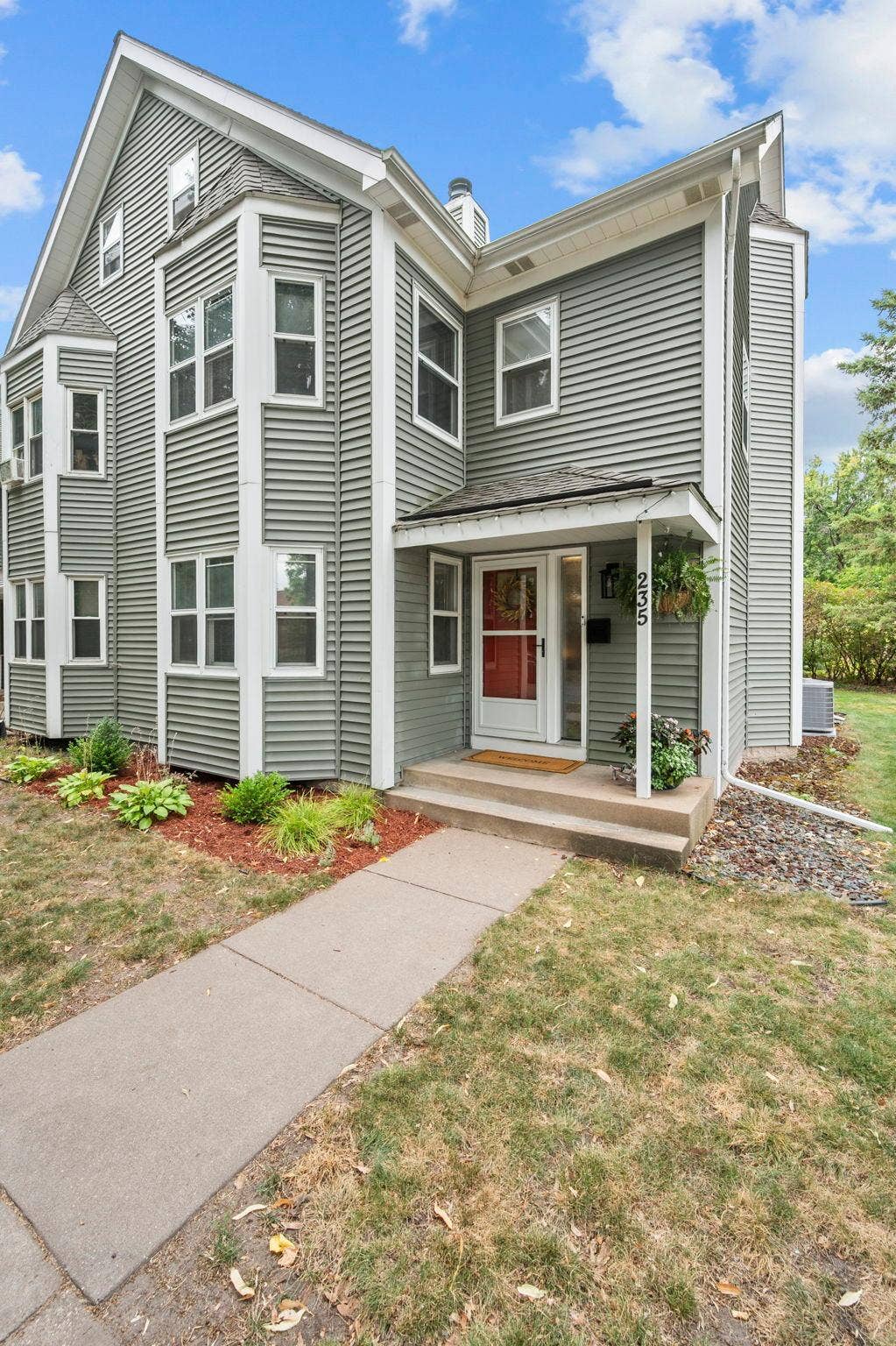 235 Kent Street, 101, Saint Paul, MN 55102 18-web-or-mls-235 N Kent St-80.jpg