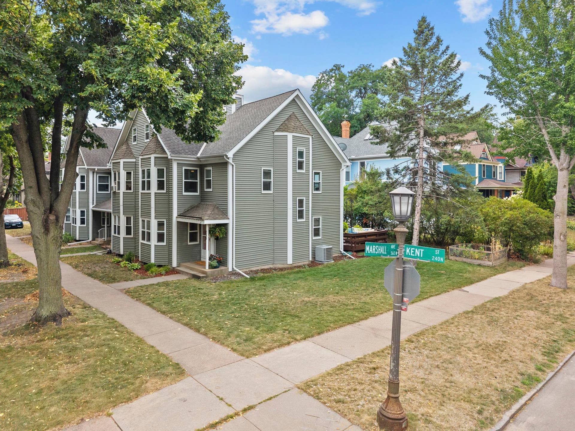 235 Kent Street, 101, Saint Paul, MN 55102 6-web-or-mls-235 N Kent St-384.jpg