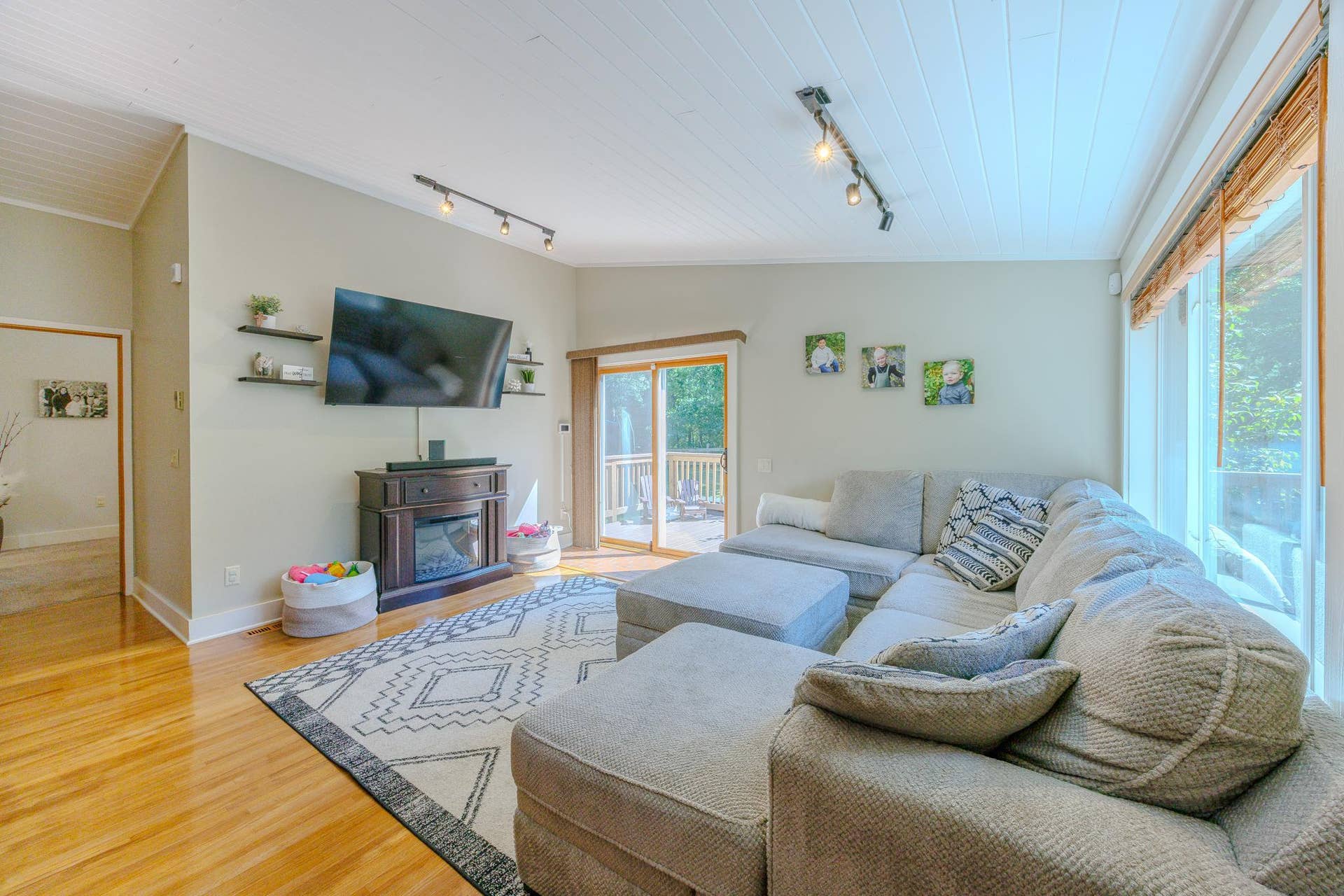 6351 Island View Drive NE, Bemidji, MN 56601 6351 Island View Drive NE, Bemidji, MN 56601