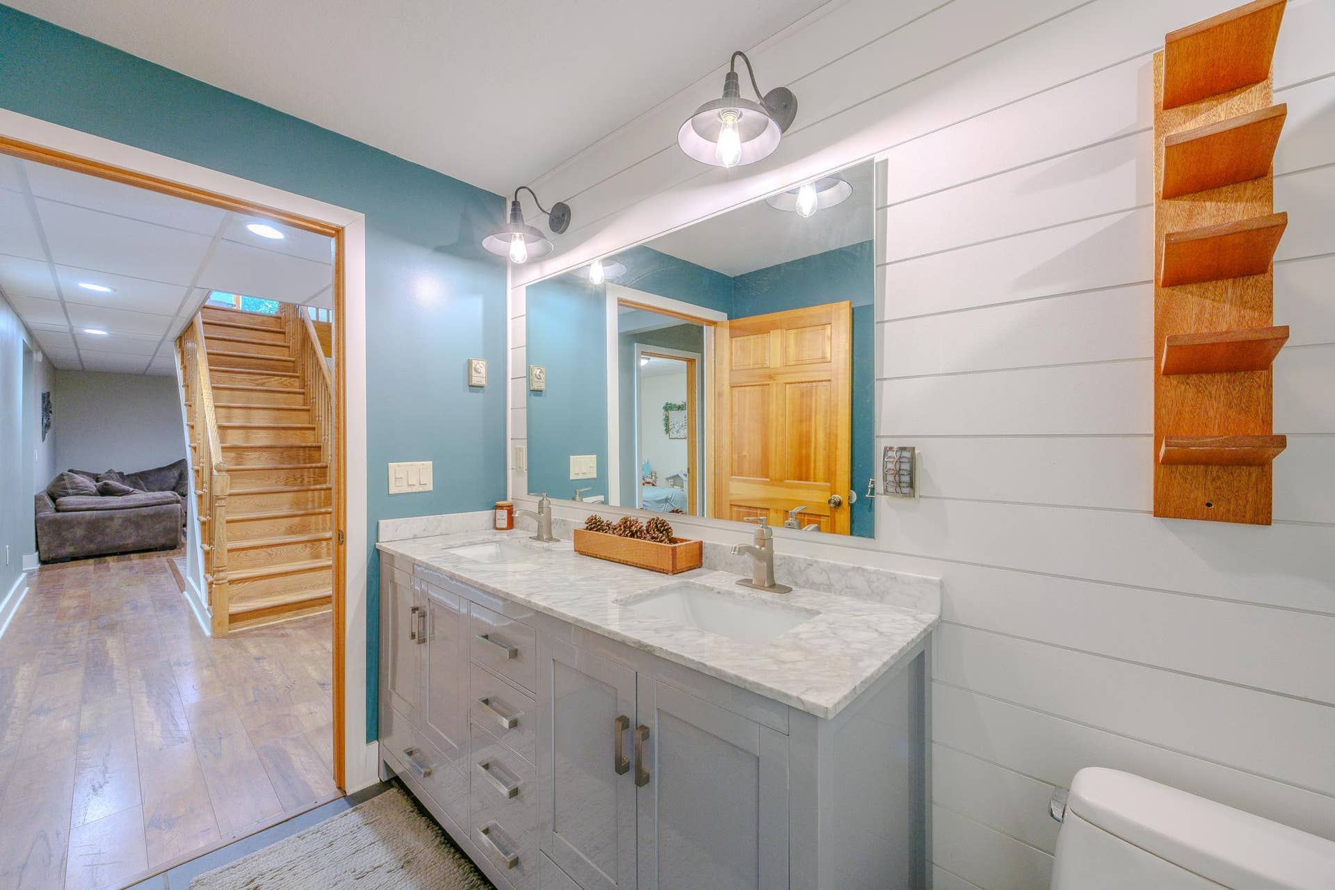 6351 Island View Drive NE, Bemidji, MN 56601 6351 Island View Drive NE, Bemidji, MN 56601