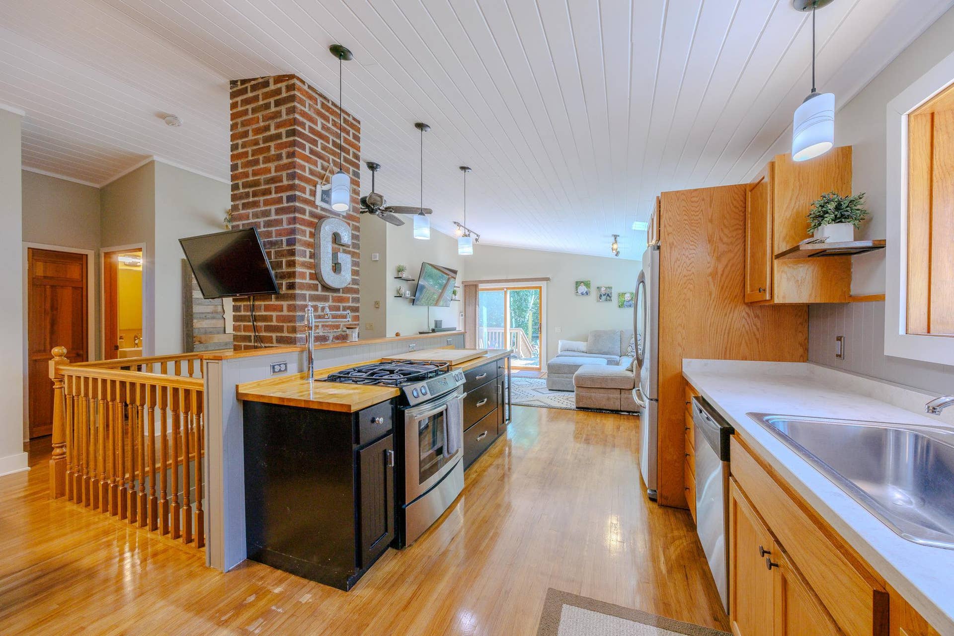 6351 Island View Drive NE, Bemidji, MN 56601 6351 Island View Drive NE, Bemidji, MN 56601