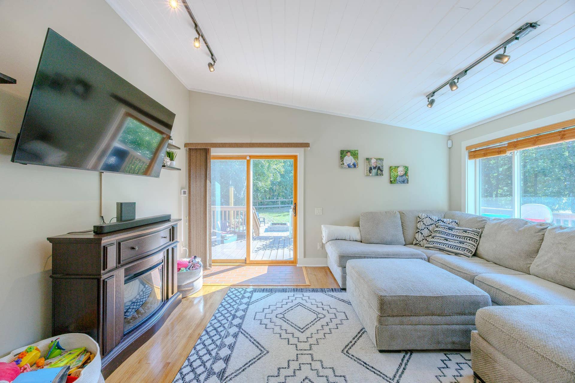 6351 Island View Drive NE, Bemidji, MN 56601 6351 Island View Drive NE, Bemidji, MN 56601